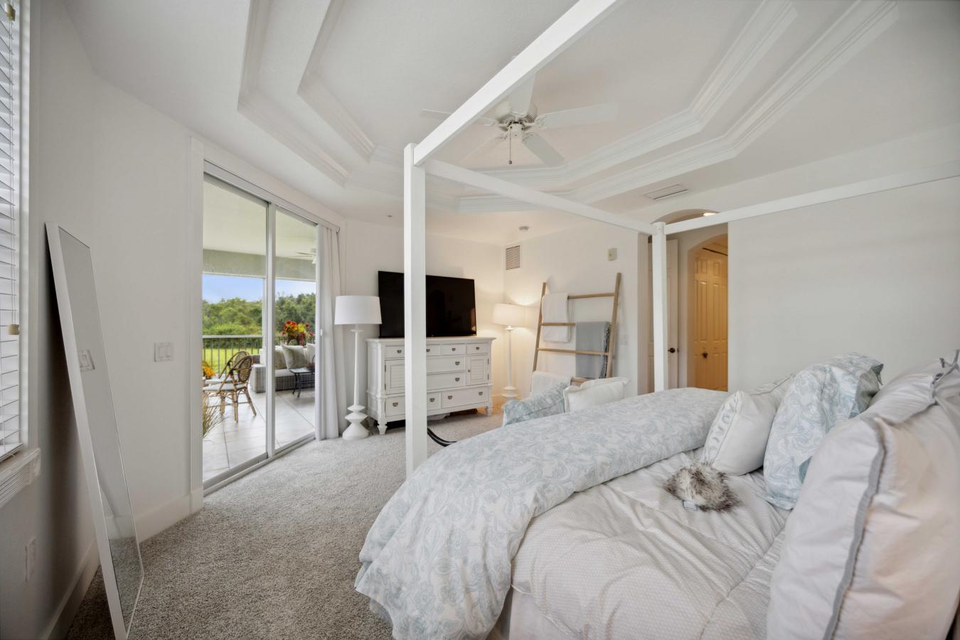 SARASOTA, Florida, 34235, United States, 3 Bedrooms Bedrooms, ,3 BathroomsBathrooms,Residential,For Sale,1714873
