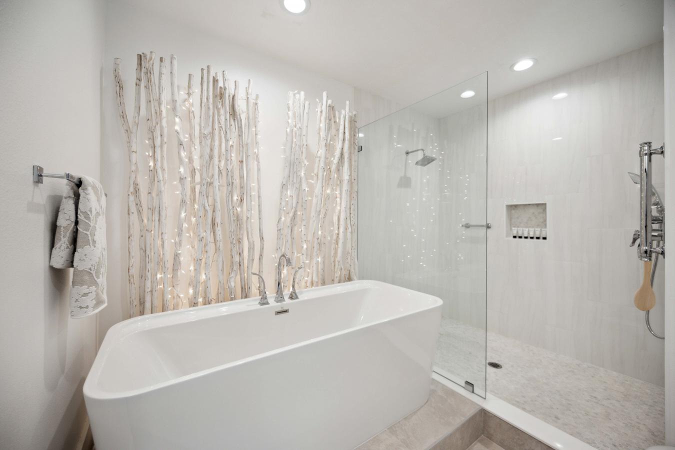 SARASOTA, Florida, 34235, United States, 3 Bedrooms Bedrooms, ,3 BathroomsBathrooms,Residential,For Sale,1714873