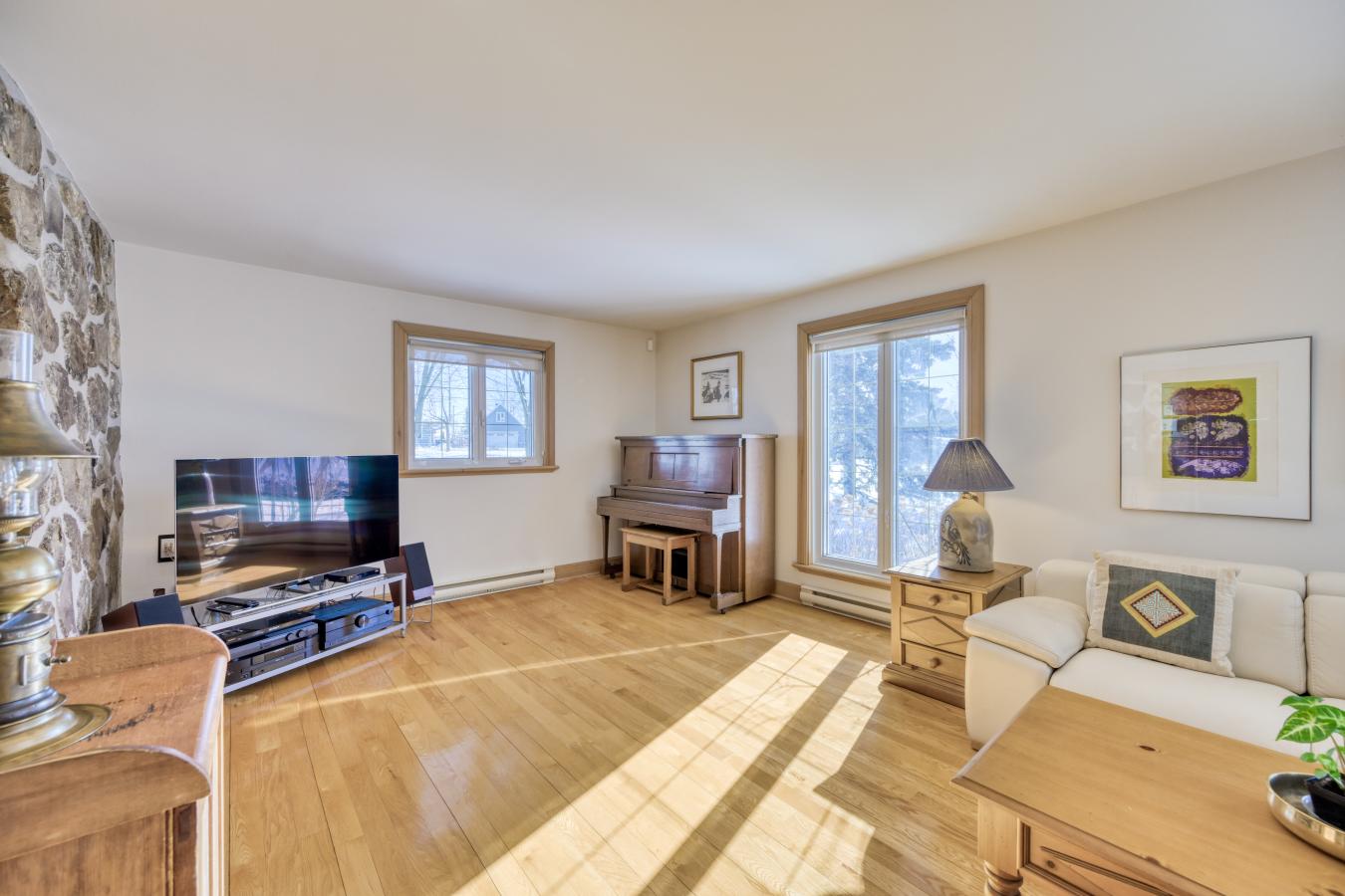 Repentigny, QC, J6A0B3, Canada, 4 Bedrooms Bedrooms, ,1 BathroomBathrooms,Residential,For Sale,1769233