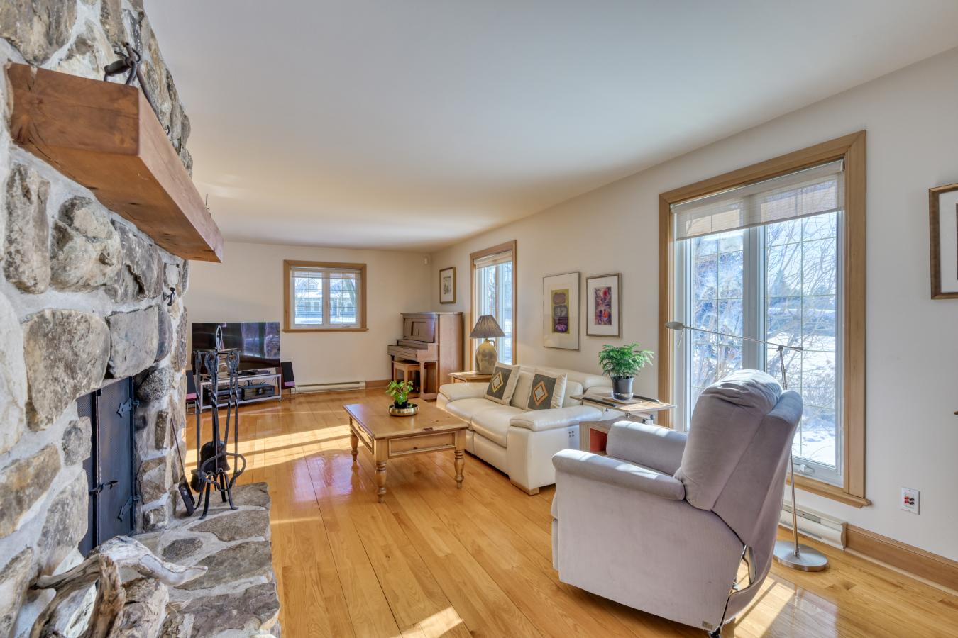 Repentigny, QC, J6A0B3, Canada, 4 Bedrooms Bedrooms, ,1 BathroomBathrooms,Residential,For Sale,1769233