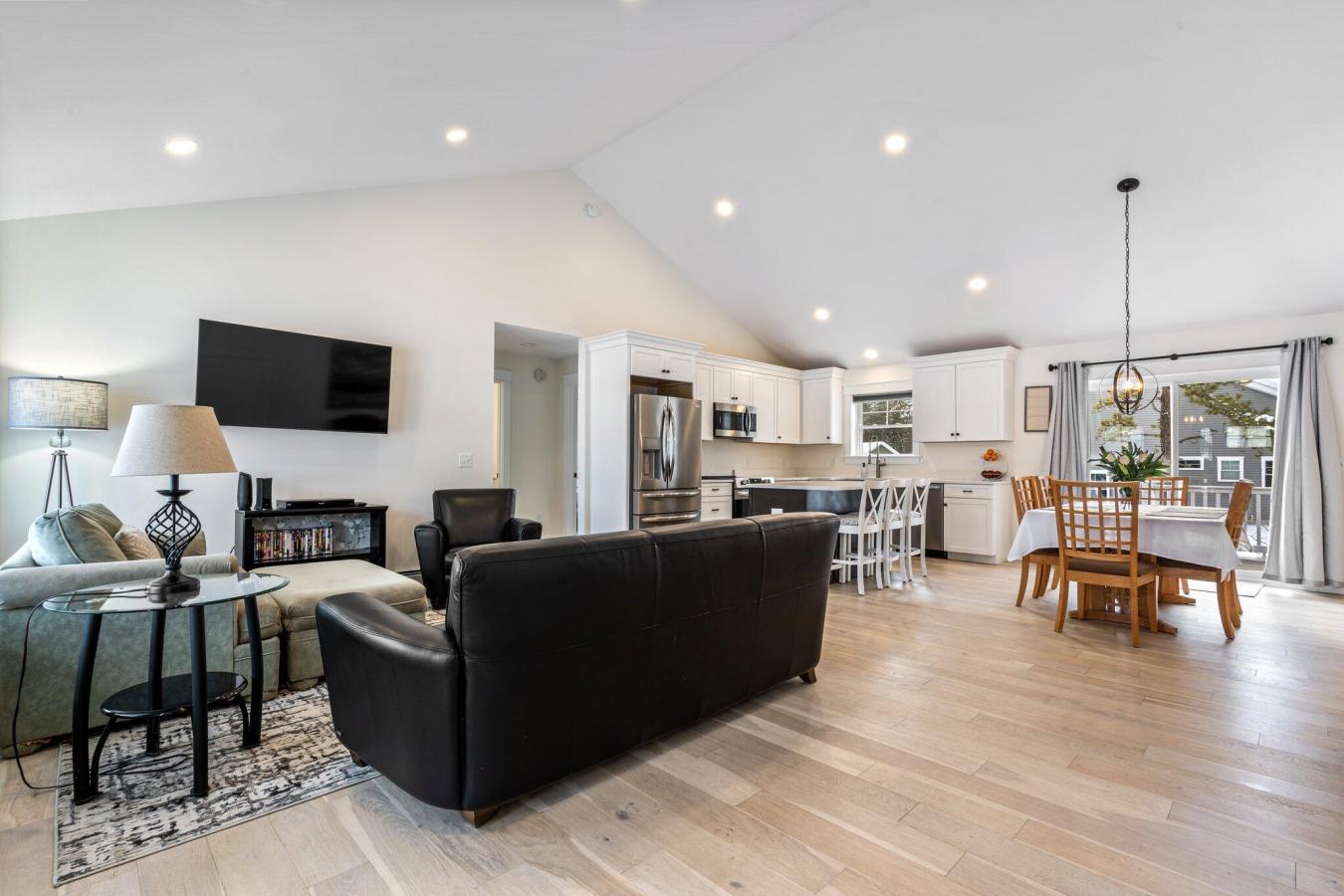 Old Orchard Beach, Maine, 04064, United States, 3 Bedrooms Bedrooms, ,2 BathroomsBathrooms,Residential,For Sale,1714862