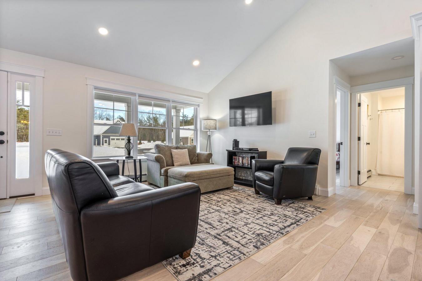 Old Orchard Beach, Maine, 04064, United States, 3 Bedrooms Bedrooms, ,2 BathroomsBathrooms,Residential,For Sale,1714862