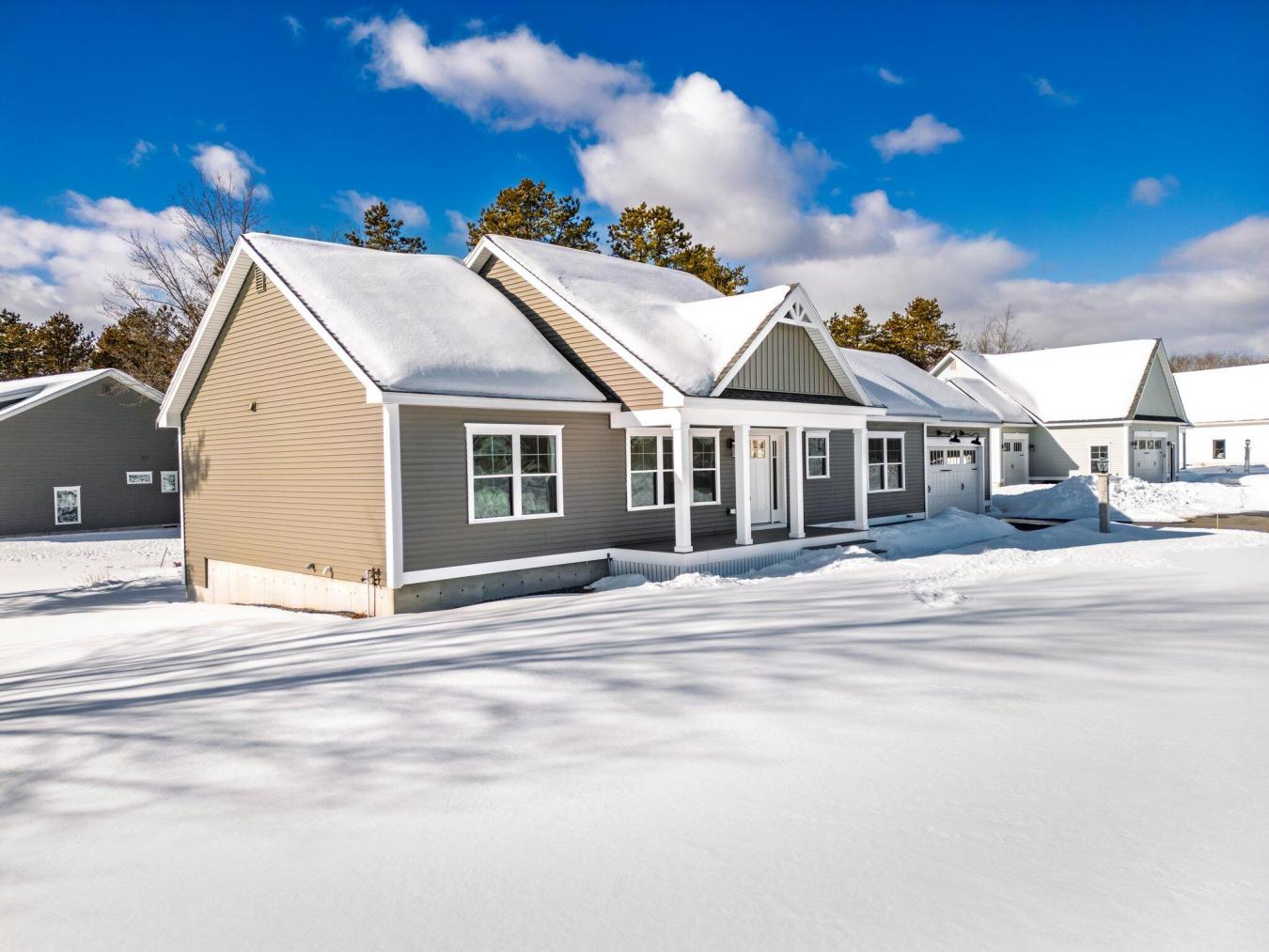 Old Orchard Beach, Maine, 04064, United States, 3 Bedrooms Bedrooms, ,2 BathroomsBathrooms,Residential,For Sale,1714862