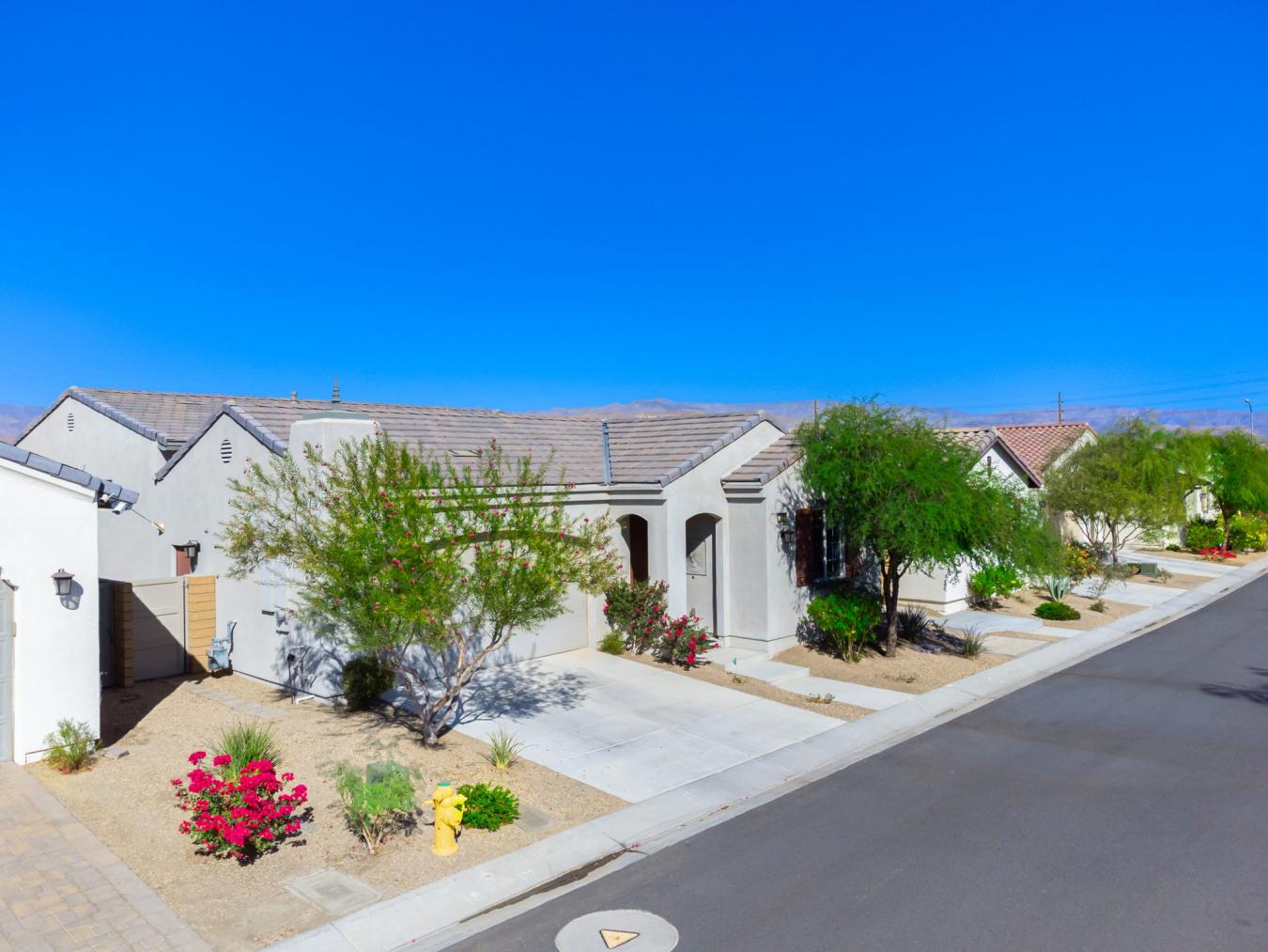 Price Reduction ~ Seller is Motivated! Fall in love with this Beautifu – image 2