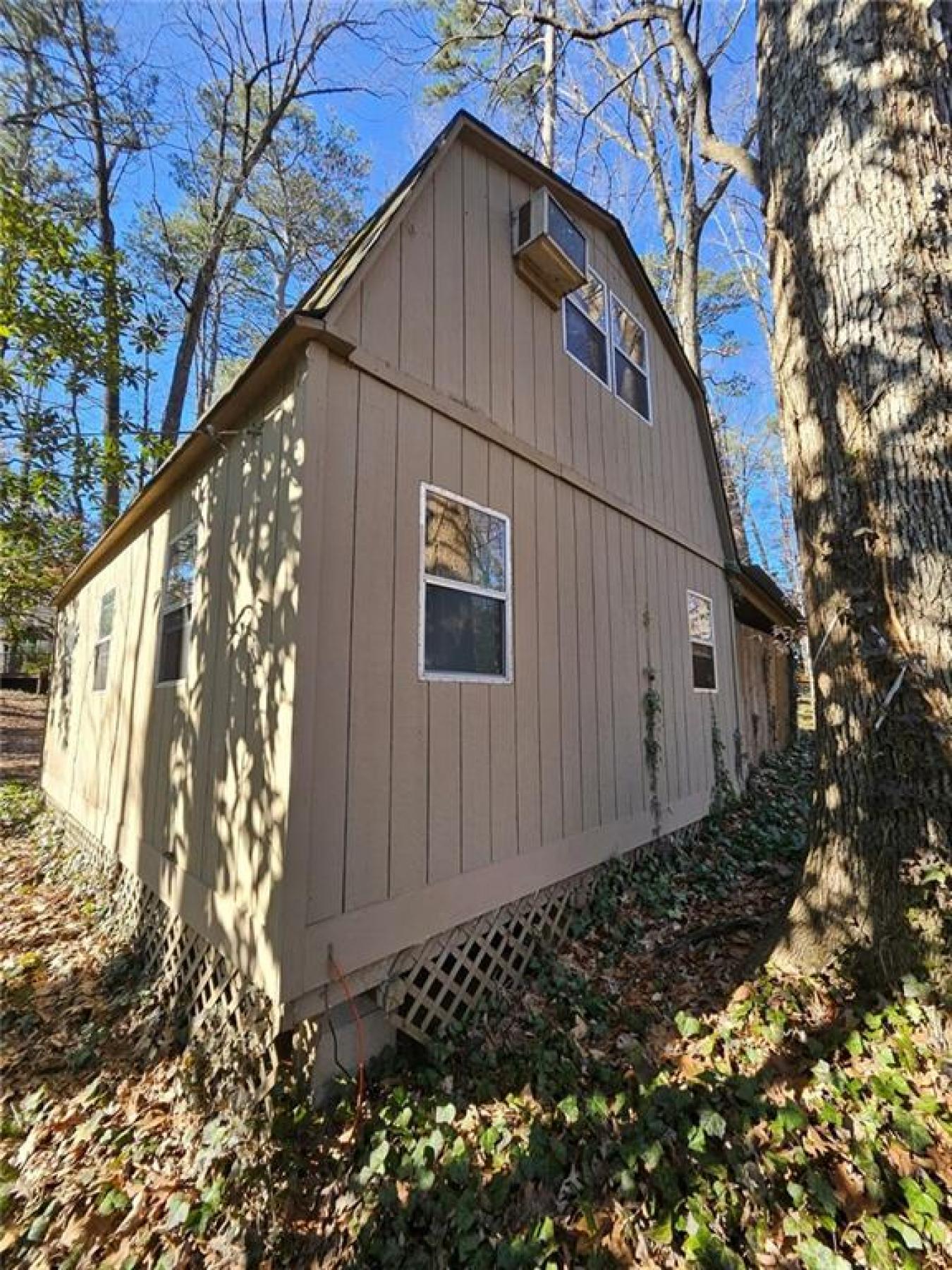Atlanta, Georgia, 30342, United States, 3 Bedrooms Bedrooms, ,2 BathroomsBathrooms,Residential,For Sale,1714838