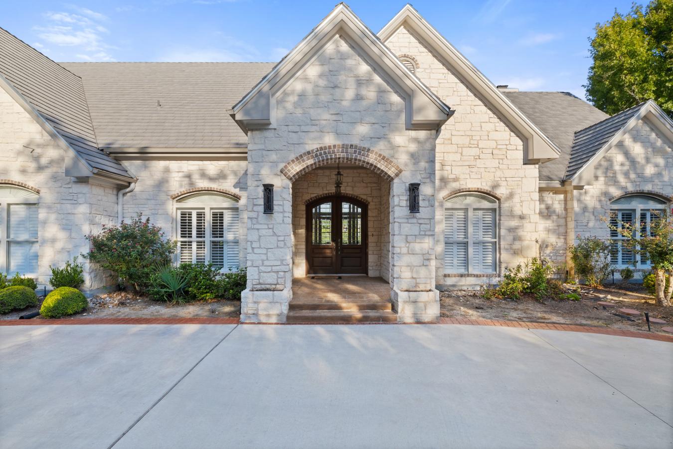 Lakeway, Texas, 78734, United States, 7 Bedrooms Bedrooms, ,5 BathroomsBathrooms,Residential,For Sale,1714828