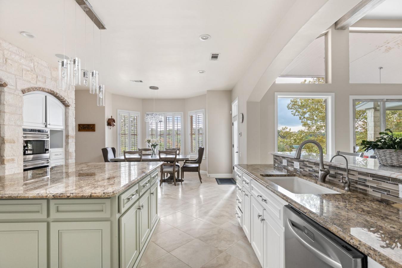 Lakeway, Texas, 78734, United States, 7 Bedrooms Bedrooms, ,5 BathroomsBathrooms,Residential,For Sale,1714828