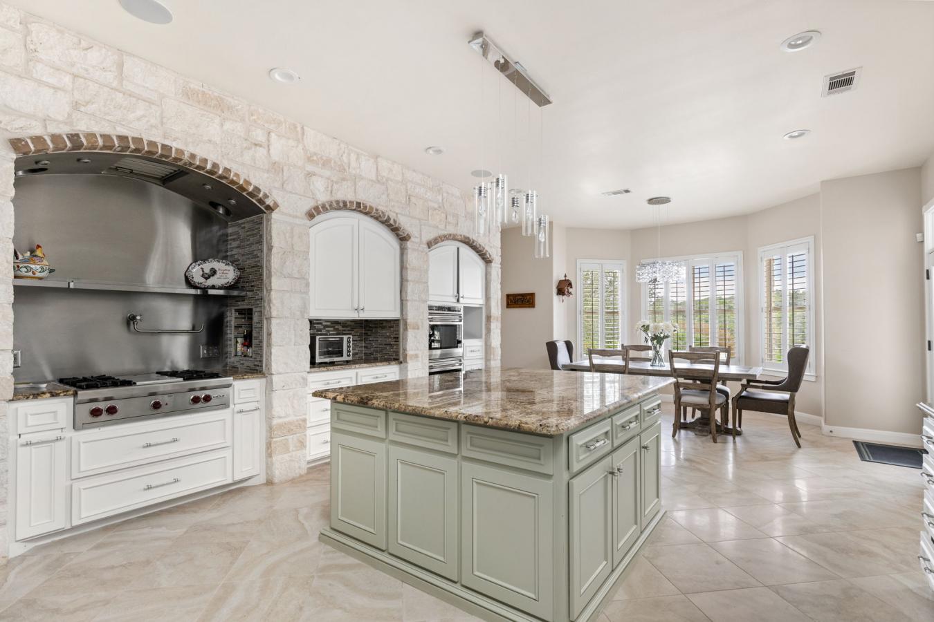 Lakeway, Texas, 78734, United States, 7 Bedrooms Bedrooms, ,5 BathroomsBathrooms,Residential,For Sale,1714828