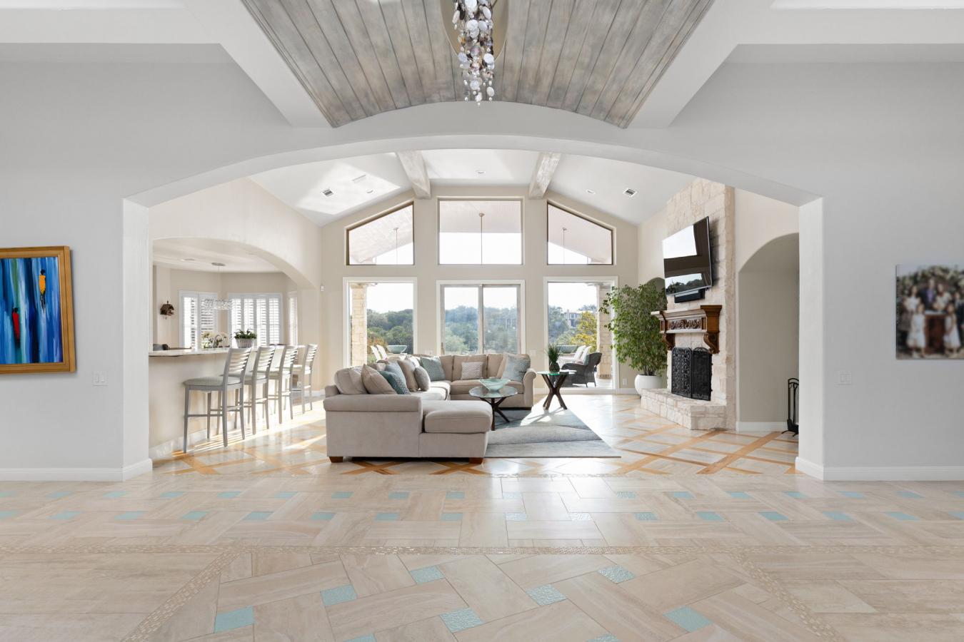 Lakeway, Texas, 78734, United States, 7 Bedrooms Bedrooms, ,5 BathroomsBathrooms,Residential,For Sale,1714828