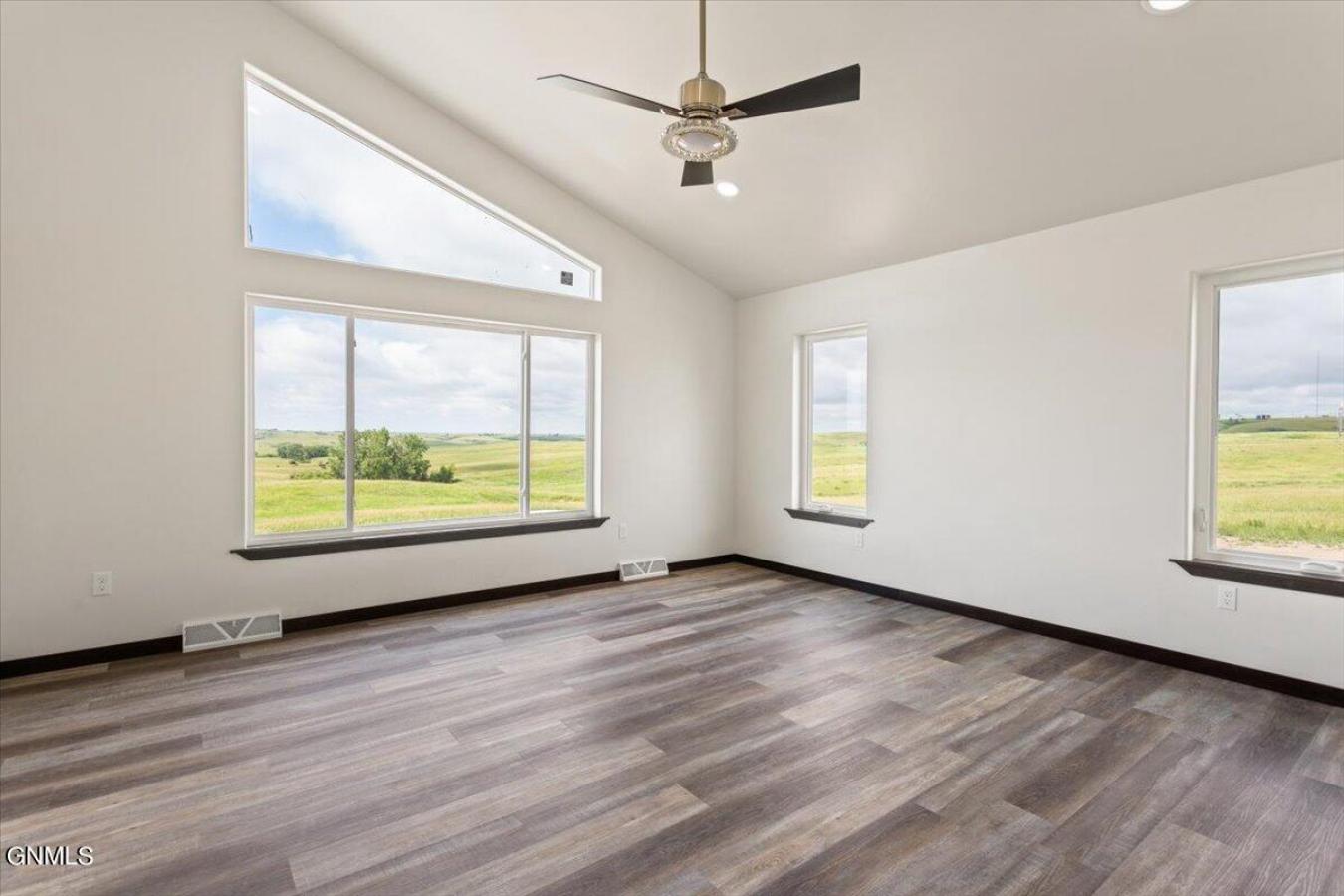 Williston, North Dakota, 58801, United States, 3 Bedrooms Bedrooms, ,2 BathroomsBathrooms,Residential,For Sale,1714768