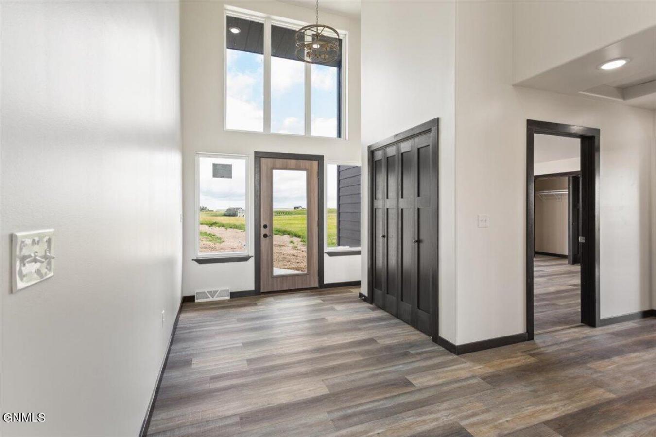 Williston, North Dakota, 58801, United States, 3 Bedrooms Bedrooms, ,2 BathroomsBathrooms,Residential,For Sale,1714768