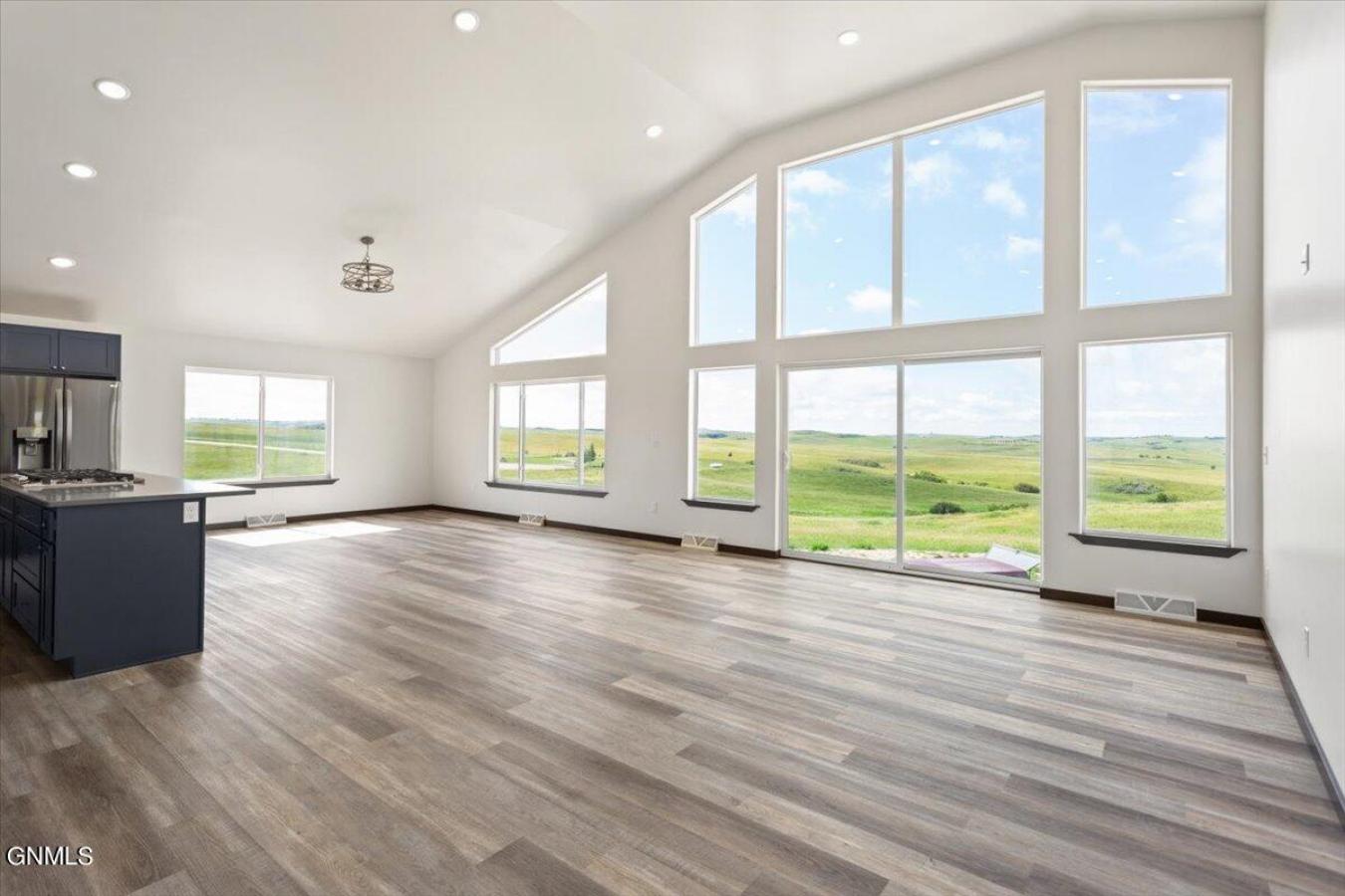 Williston, North Dakota, 58801, United States, 3 Bedrooms Bedrooms, ,2 BathroomsBathrooms,Residential,For Sale,1714768