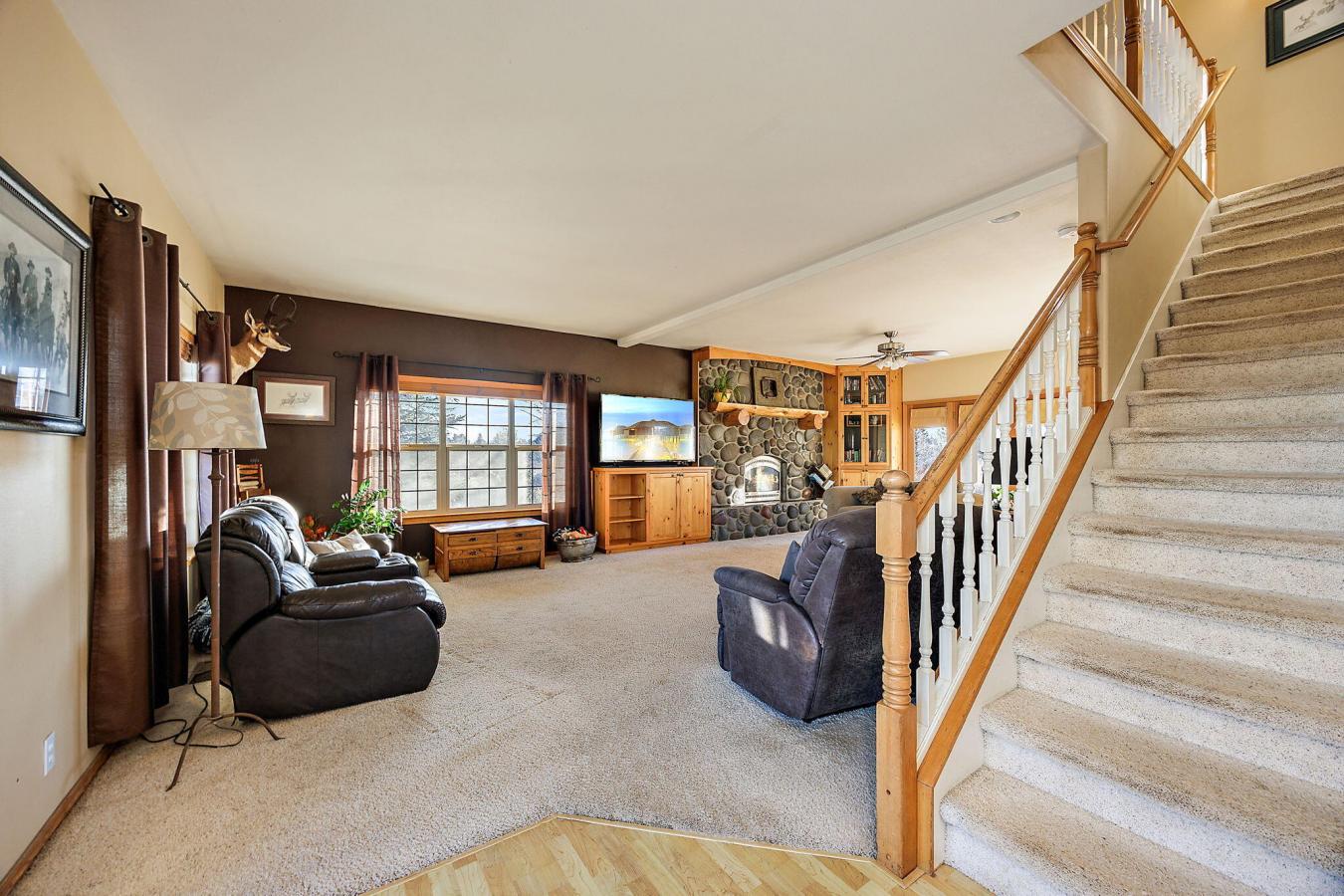 Bend, Oregon, 97702, United States, 4 Bedrooms Bedrooms, ,2 BathroomsBathrooms,Residential,For Sale,1714738