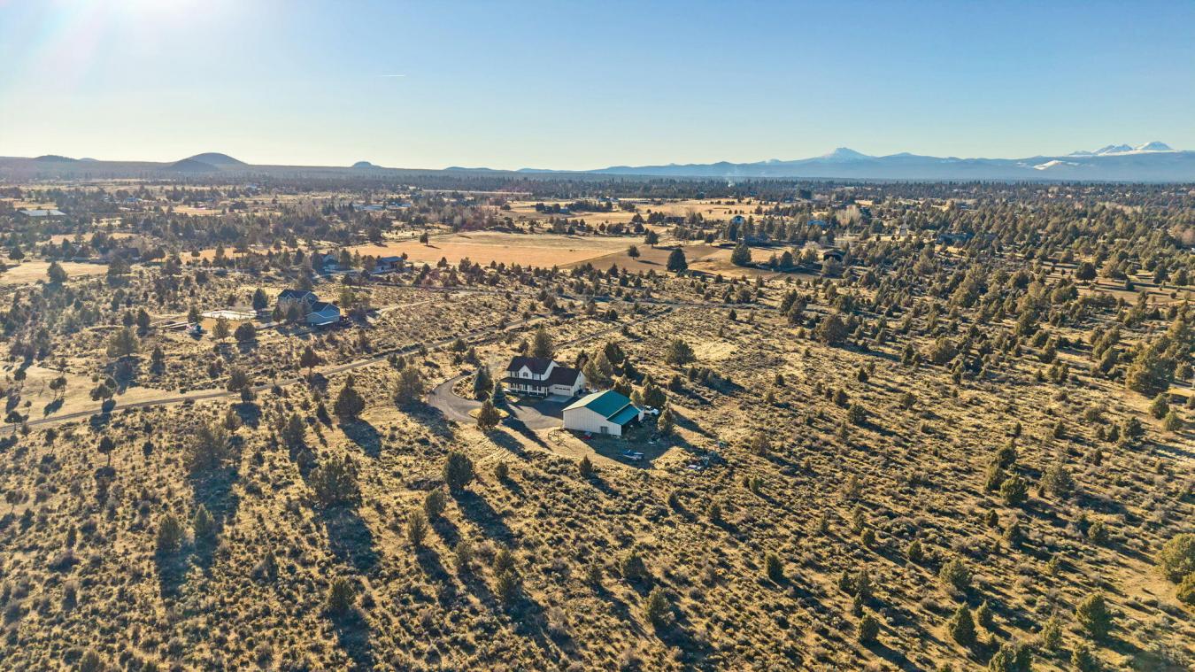 Bend, Oregon, 97702, United States, 4 Bedrooms Bedrooms, ,2 BathroomsBathrooms,Residential,For Sale,1714738