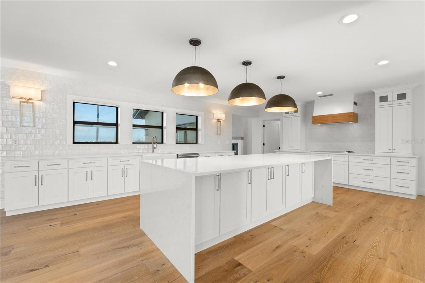 BRADENTON, Florida, 34209, United States, 5 Bedrooms Bedrooms, ,5 BathroomsBathrooms,Residential,For Sale,1714737