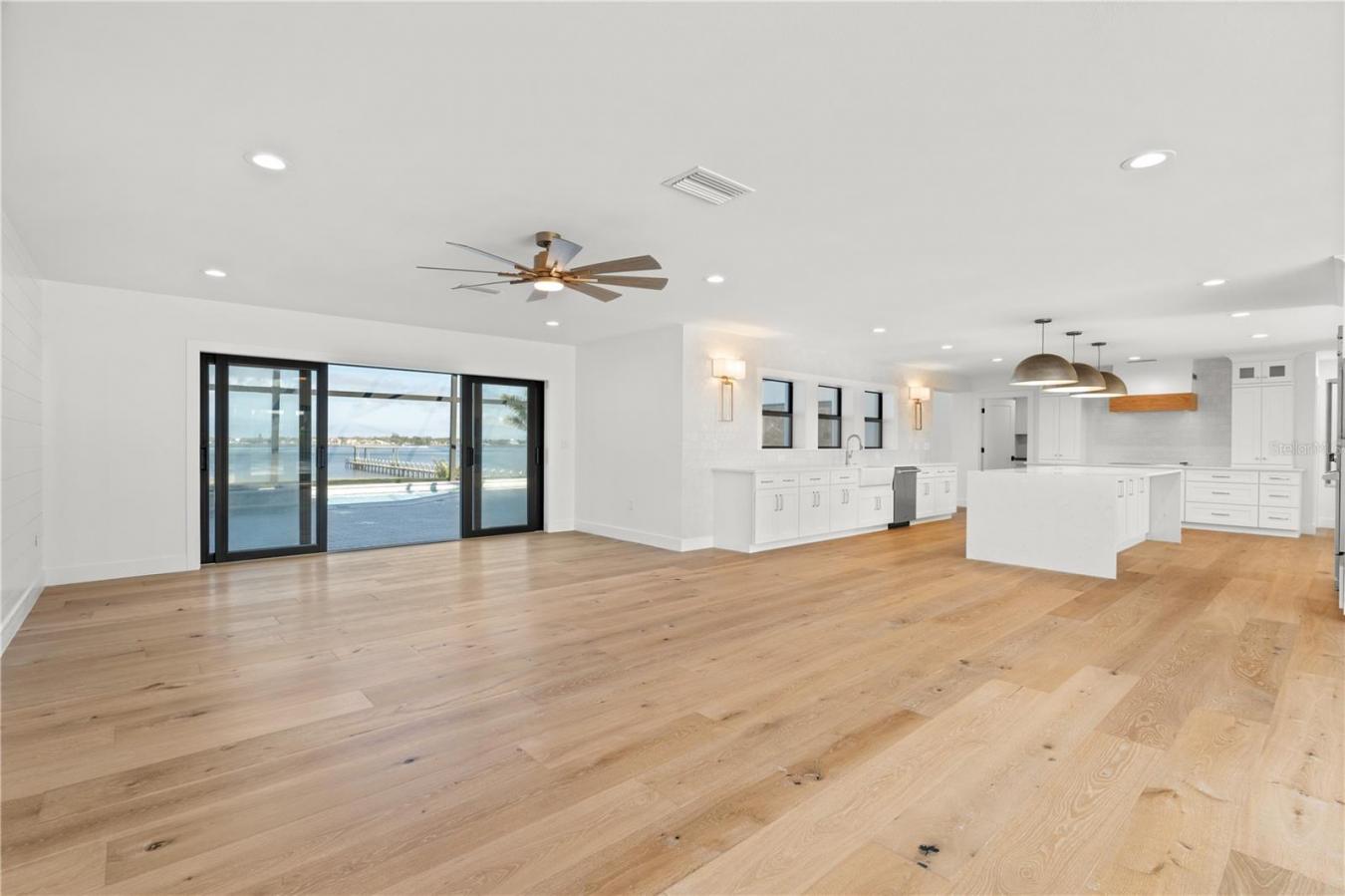 BRADENTON, Florida, 34209, United States, 5 Bedrooms Bedrooms, ,5 BathroomsBathrooms,Residential,For Sale,1714737