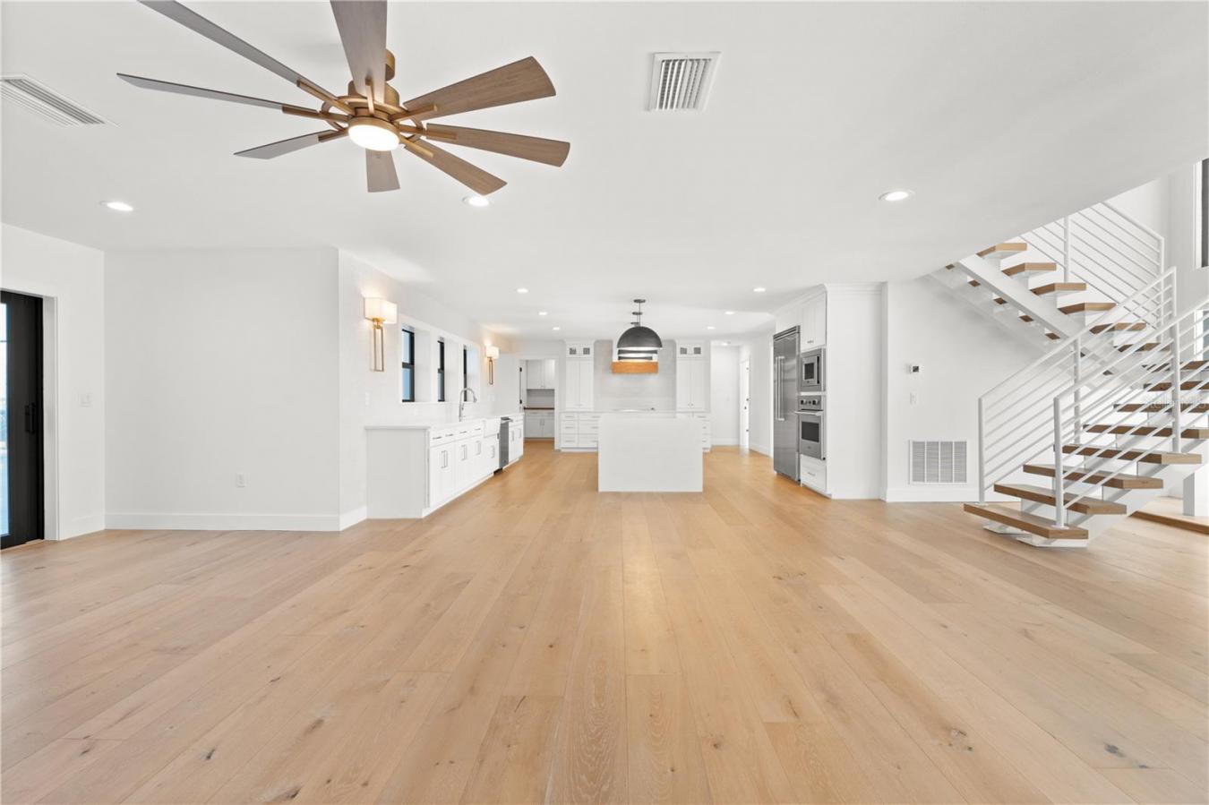 BRADENTON, Florida, 34209, United States, 5 Bedrooms Bedrooms, ,5 BathroomsBathrooms,Residential,For Sale,1714737