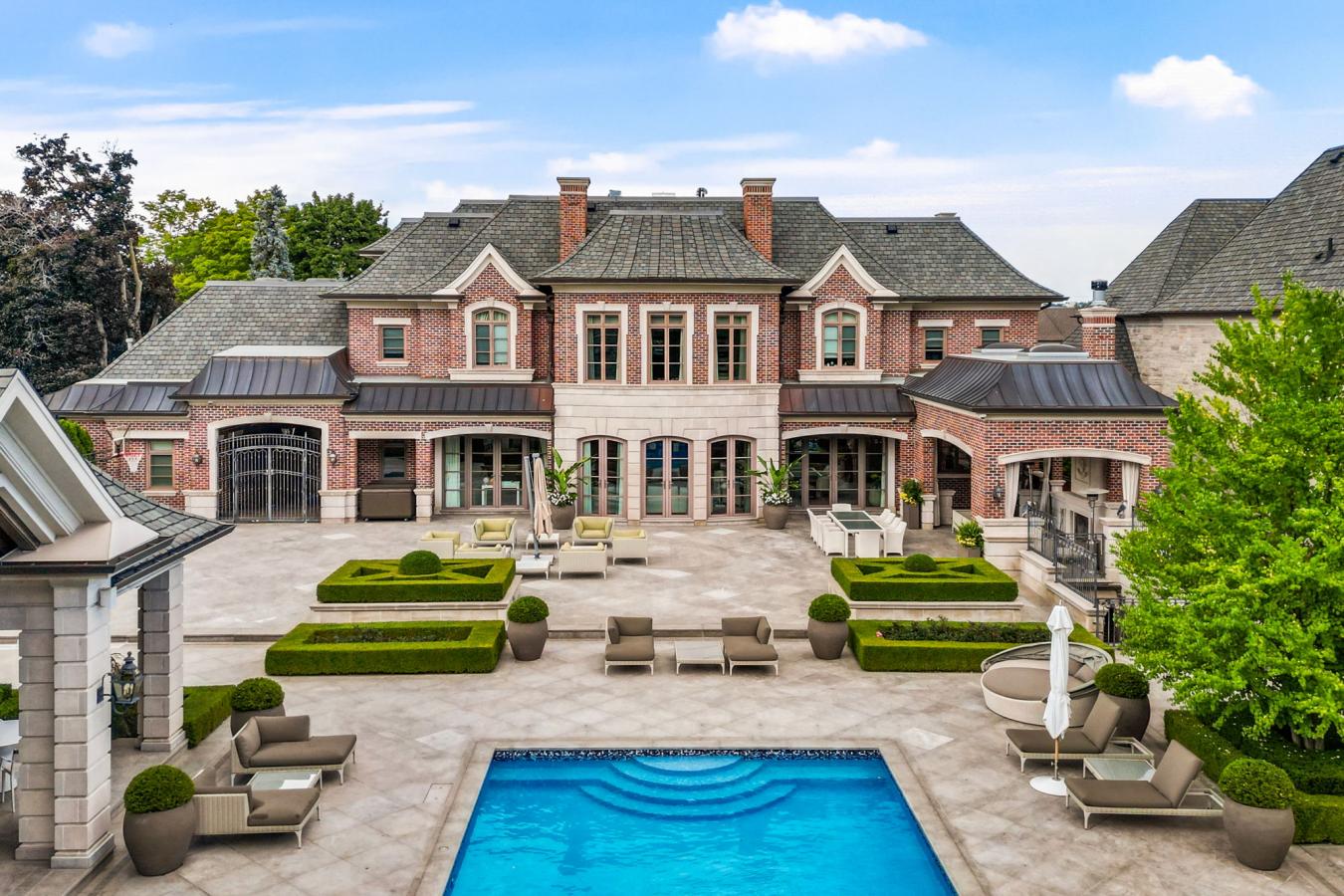 Richmond Hill, ON, L4C 6X6, Canada, 5 Bedrooms Bedrooms, ,9 BathroomsBathrooms,Residential,For Sale,1714733