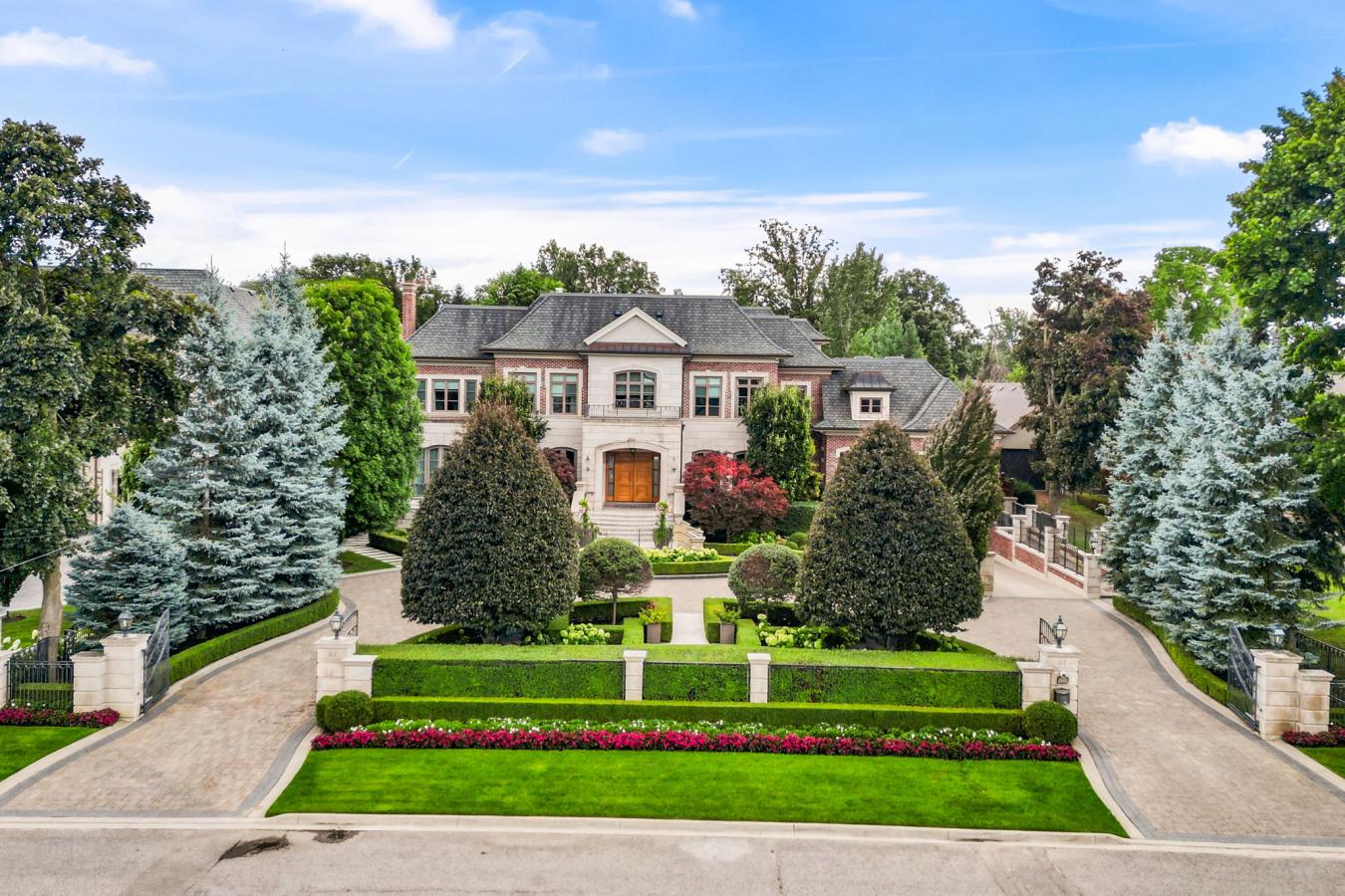 Richmond Hill, ON, L4C 6X6, Canada, 5 Bedrooms Bedrooms, ,9 BathroomsBathrooms,Residential,For Sale,1714733