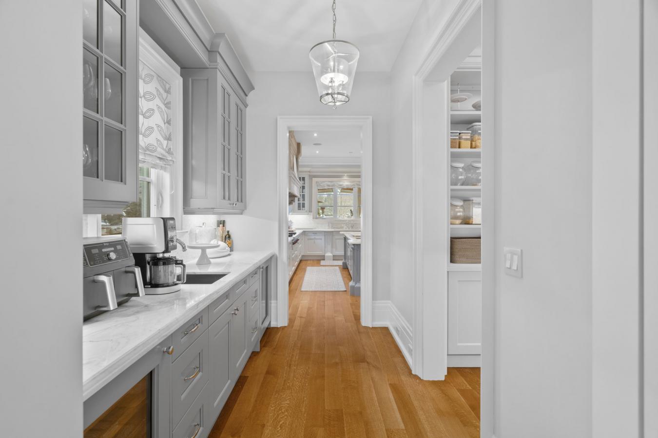 Richmond Hill, ON, L4C 6X6, Canada, 5 Bedrooms Bedrooms, ,9 BathroomsBathrooms,Residential,For Sale,1714733