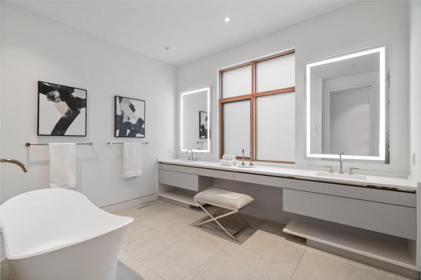 Toronto, ON, M3H 1J4, Canada, 6 Bedrooms Bedrooms, ,10 BathroomsBathrooms,Residential,For Sale,1714729