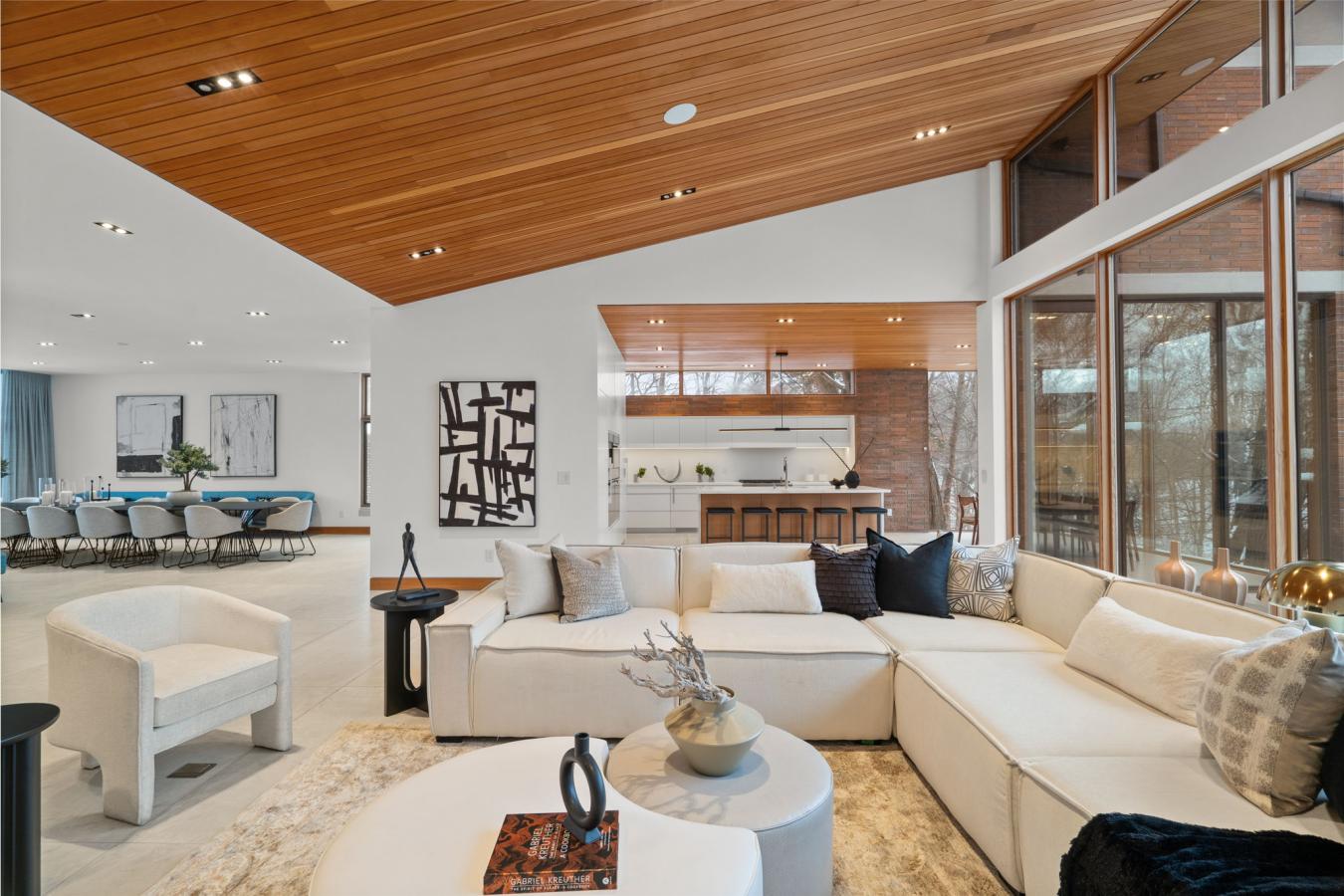 Toronto, ON, M3H 1J4, Canada, 6 Bedrooms Bedrooms, ,10 BathroomsBathrooms,Residential,For Sale,1714729