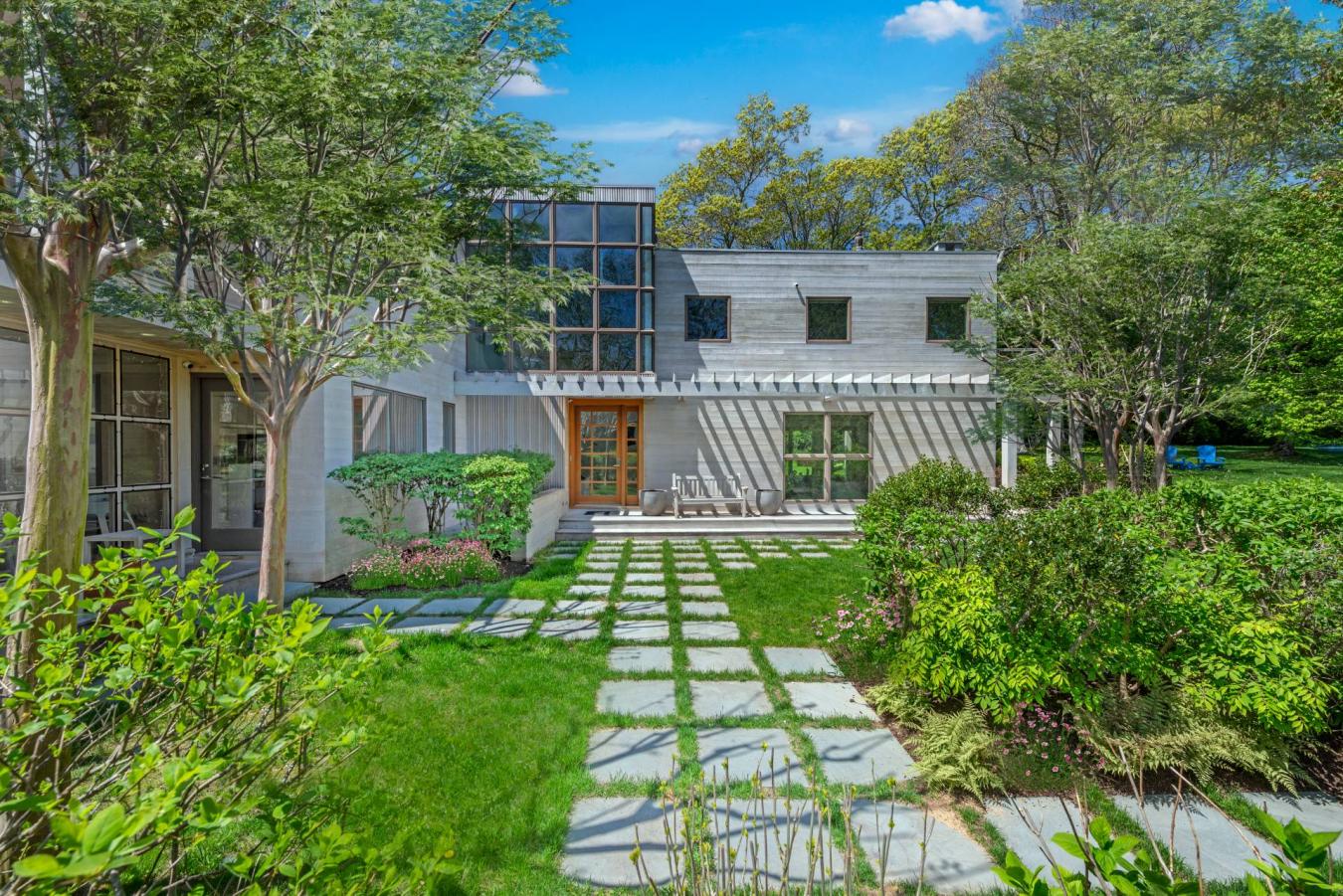 East Hampton, New York, 11937, United States, 5 Bedrooms Bedrooms, ,6 BathroomsBathrooms,Residential,For Sale,1828898