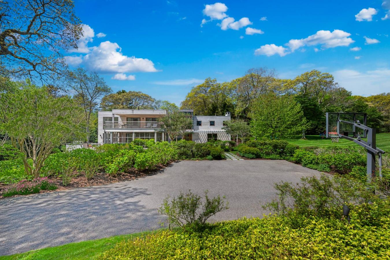 East Hampton, New York, 11937, United States, 5 Bedrooms Bedrooms, ,6 BathroomsBathrooms,Residential,For Sale,1828898