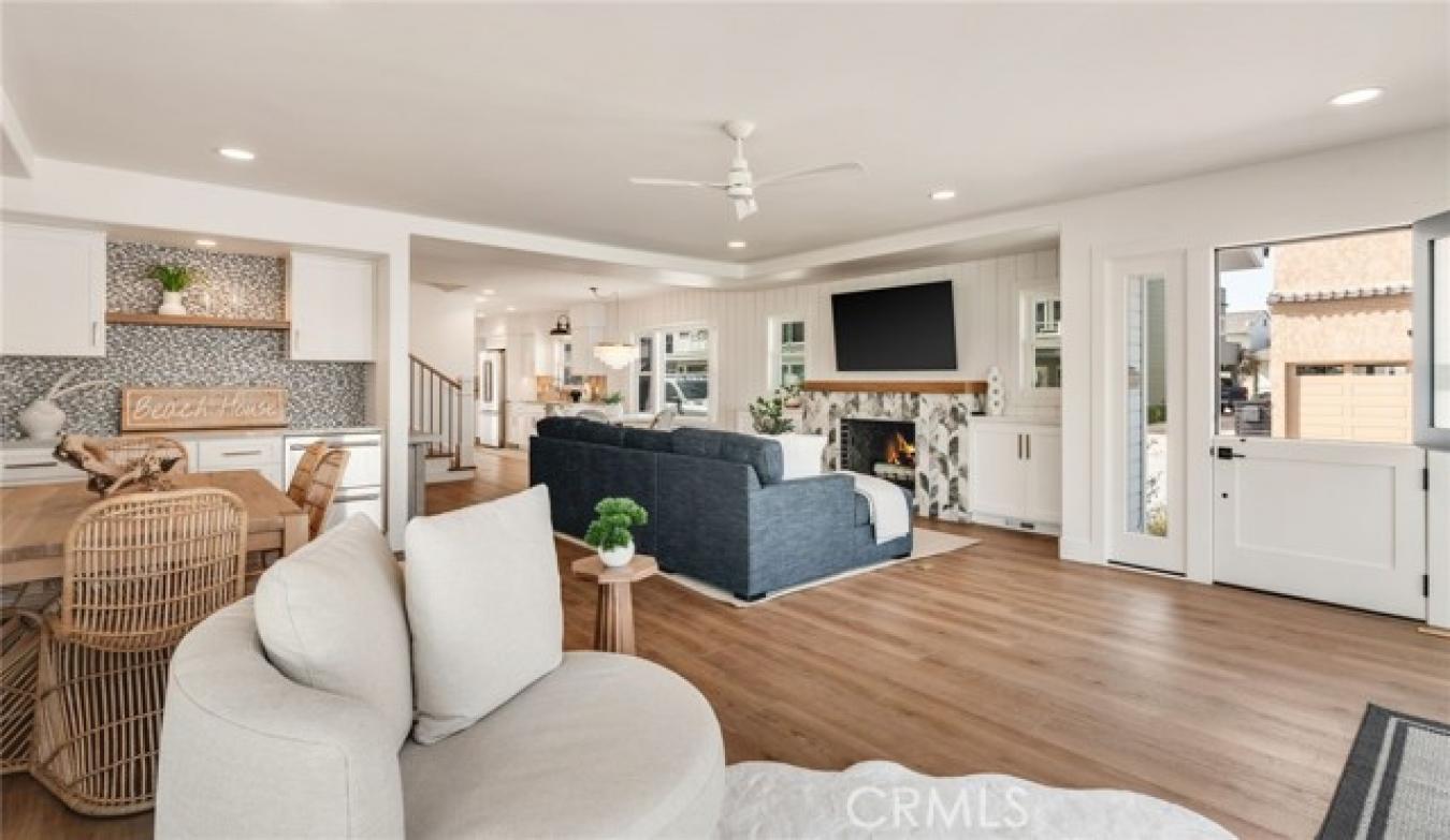 Newport Beach, California, 92661, United States, 5 Bedrooms Bedrooms, ,4 BathroomsBathrooms,Residential,For Sale,1714715