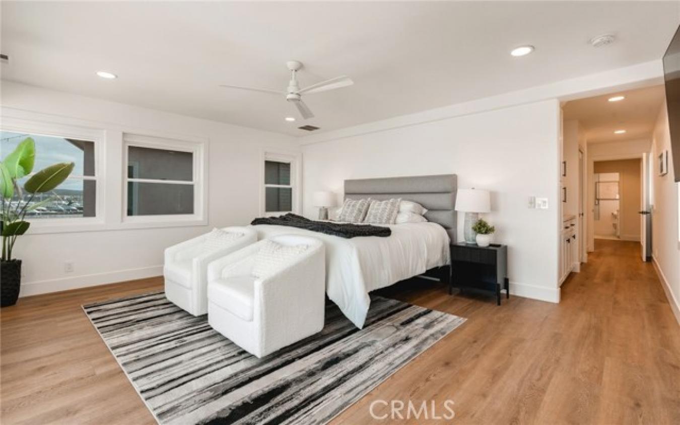 Newport Beach, California, 92661, United States, 5 Bedrooms Bedrooms, ,4 BathroomsBathrooms,Residential,For Sale,1714715