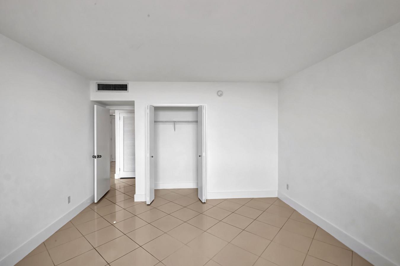 Miami, Florida, 33140, United States, 2 Bedrooms Bedrooms, ,2 BathroomsBathrooms,Residential,For Sale,1725838