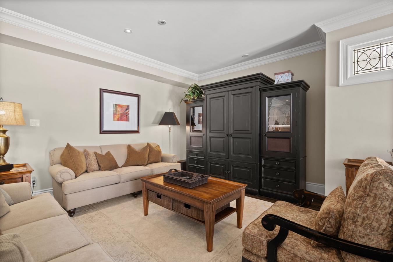 Toronto, ON, M4N 2C6, Canada, 4 Bedrooms Bedrooms, ,2 BathroomsBathrooms,Residential,For Sale,1725788