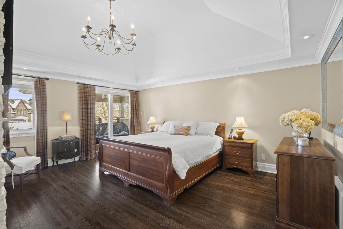 Toronto, ON, M4N 2C6, Canada, 4 Bedrooms Bedrooms, ,2 BathroomsBathrooms,Residential,For Sale,1725788
