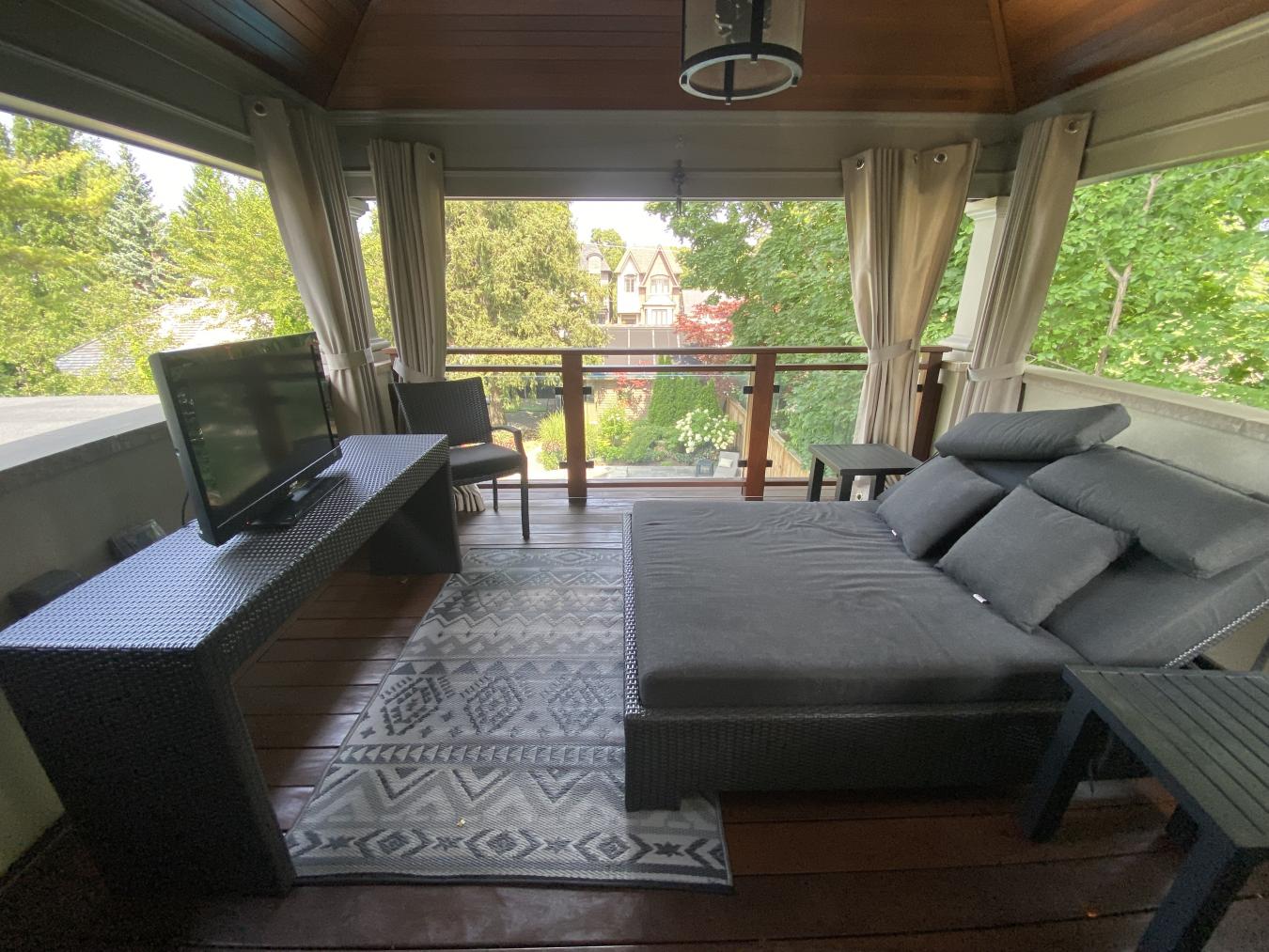 Toronto, ON, M4N 2C6, Canada, 4 Bedrooms Bedrooms, ,2 BathroomsBathrooms,Residential,For Sale,1725788