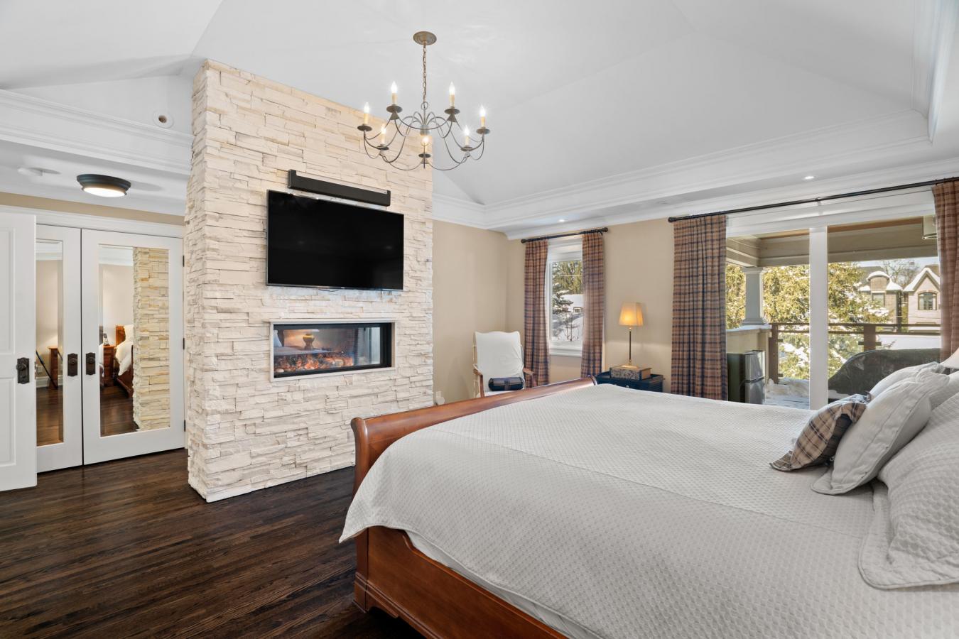 Toronto, ON, M4N 2C6, Canada, 4 Bedrooms Bedrooms, ,2 BathroomsBathrooms,Residential,For Sale,1725788