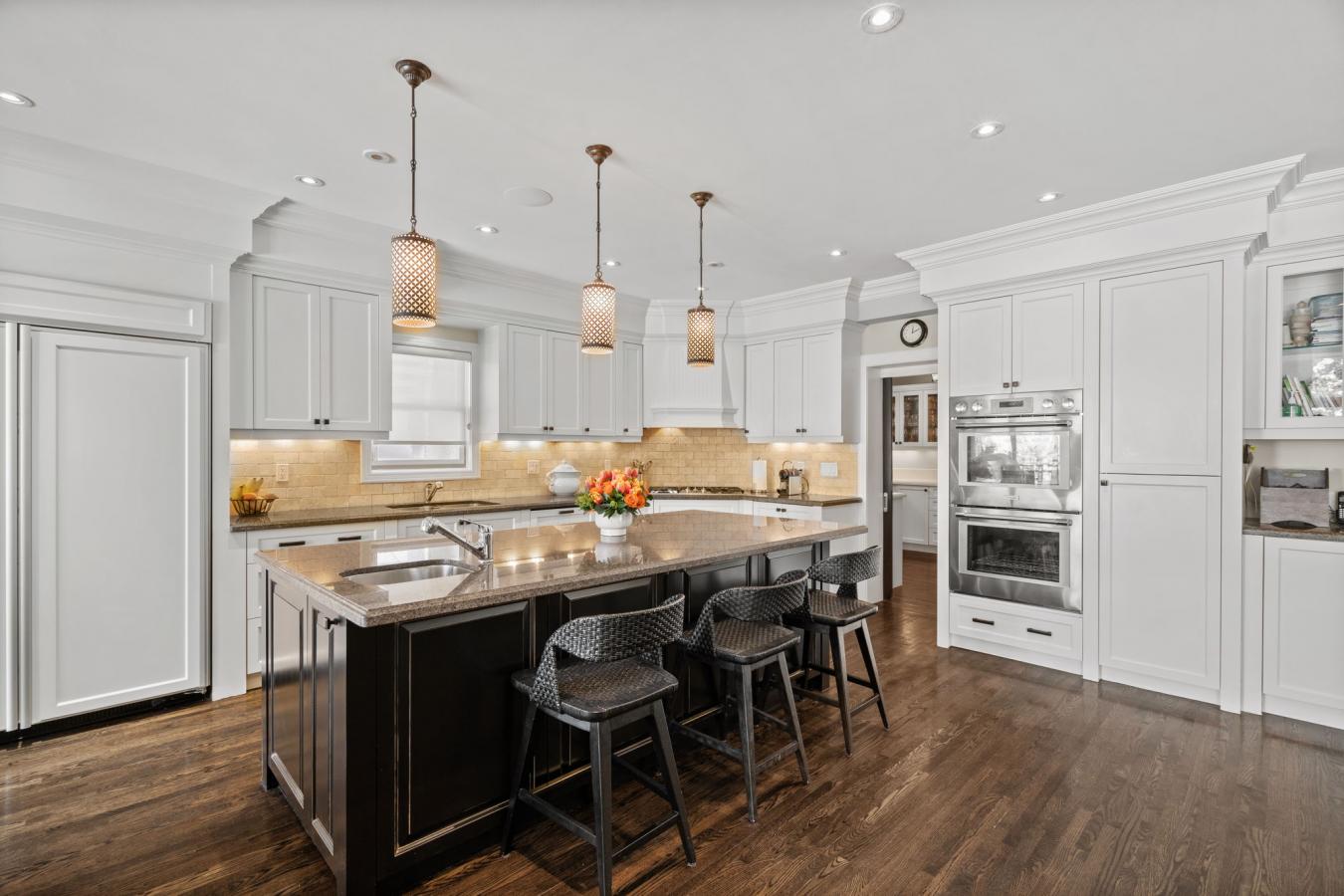 Toronto, ON, M4N 2C6, Canada, 4 Bedrooms Bedrooms, ,2 BathroomsBathrooms,Residential,For Sale,1725788
