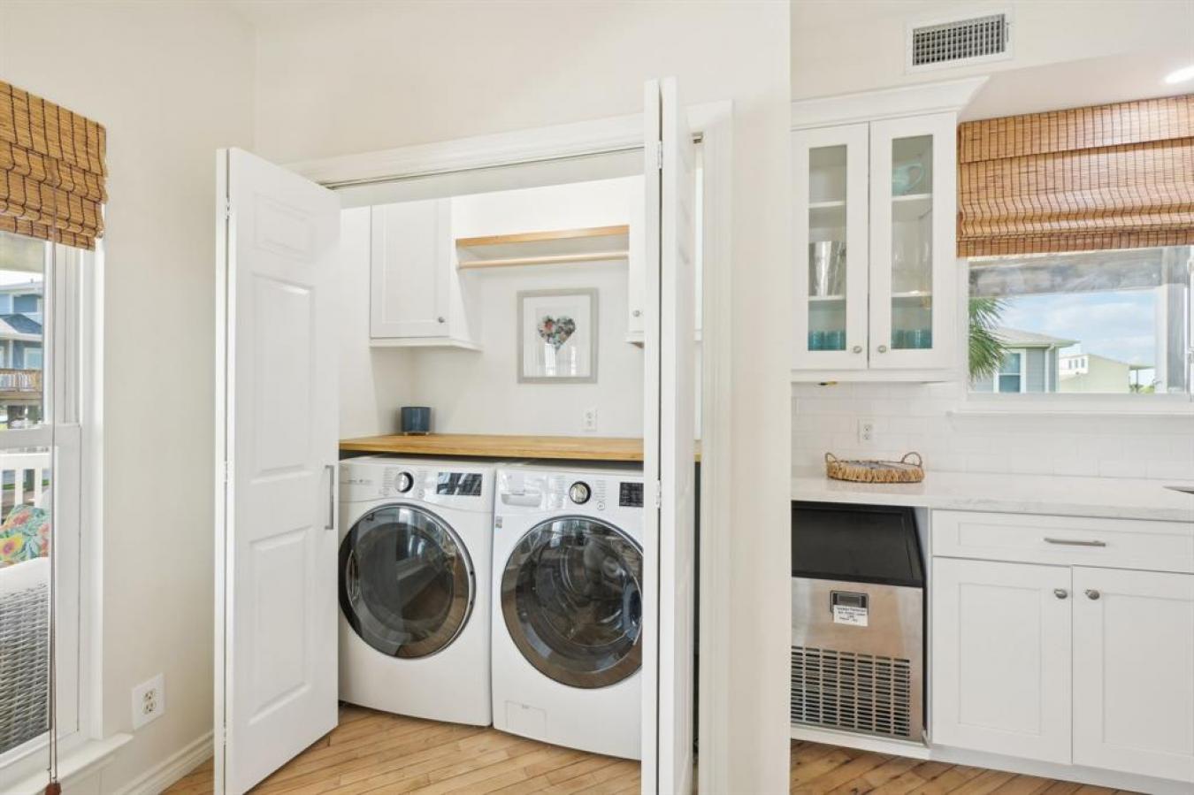 Galveston, Texas, 77554, United States, 5 Bedrooms Bedrooms, ,3 BathroomsBathrooms,Residential,For Sale,1725775