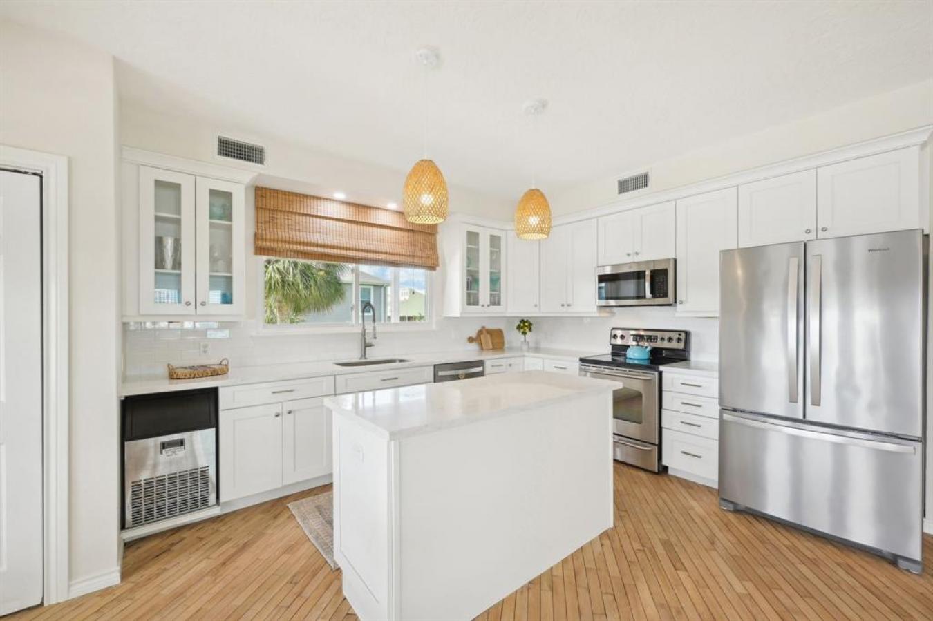 Galveston, Texas, 77554, United States, 5 Bedrooms Bedrooms, ,3 BathroomsBathrooms,Residential,For Sale,1725775