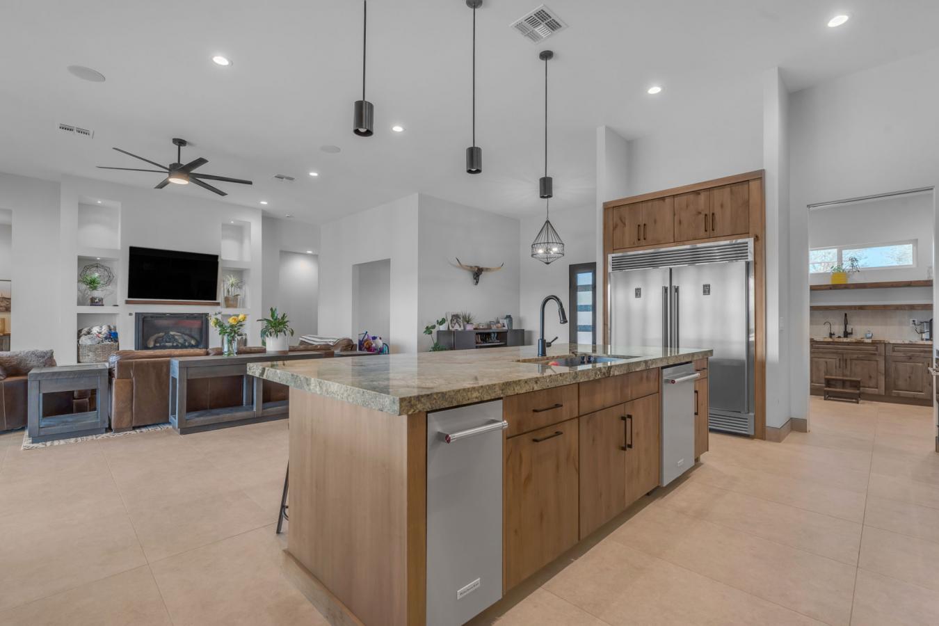 Phoenix, Arizona, 85086, United States, 5 Bedrooms Bedrooms, ,5 BathroomsBathrooms,Residential,For Sale,1945429