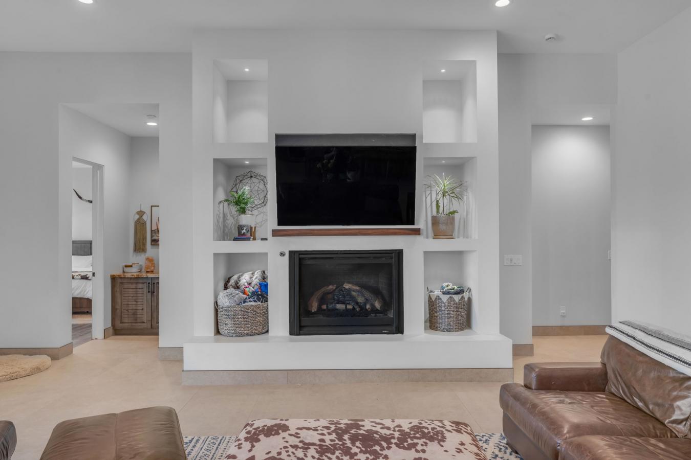 Phoenix, Arizona, 85086, United States, 5 Bedrooms Bedrooms, ,5 BathroomsBathrooms,Residential,For Sale,1945429