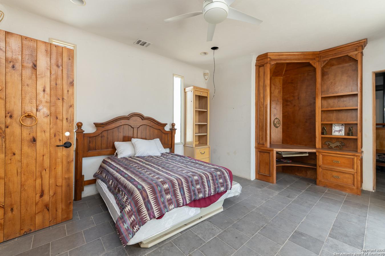 Pleasanton, Texas, 78064, United States, 9 Bedrooms Bedrooms, ,9 BathroomsBathrooms,Residential,For Sale,1725718