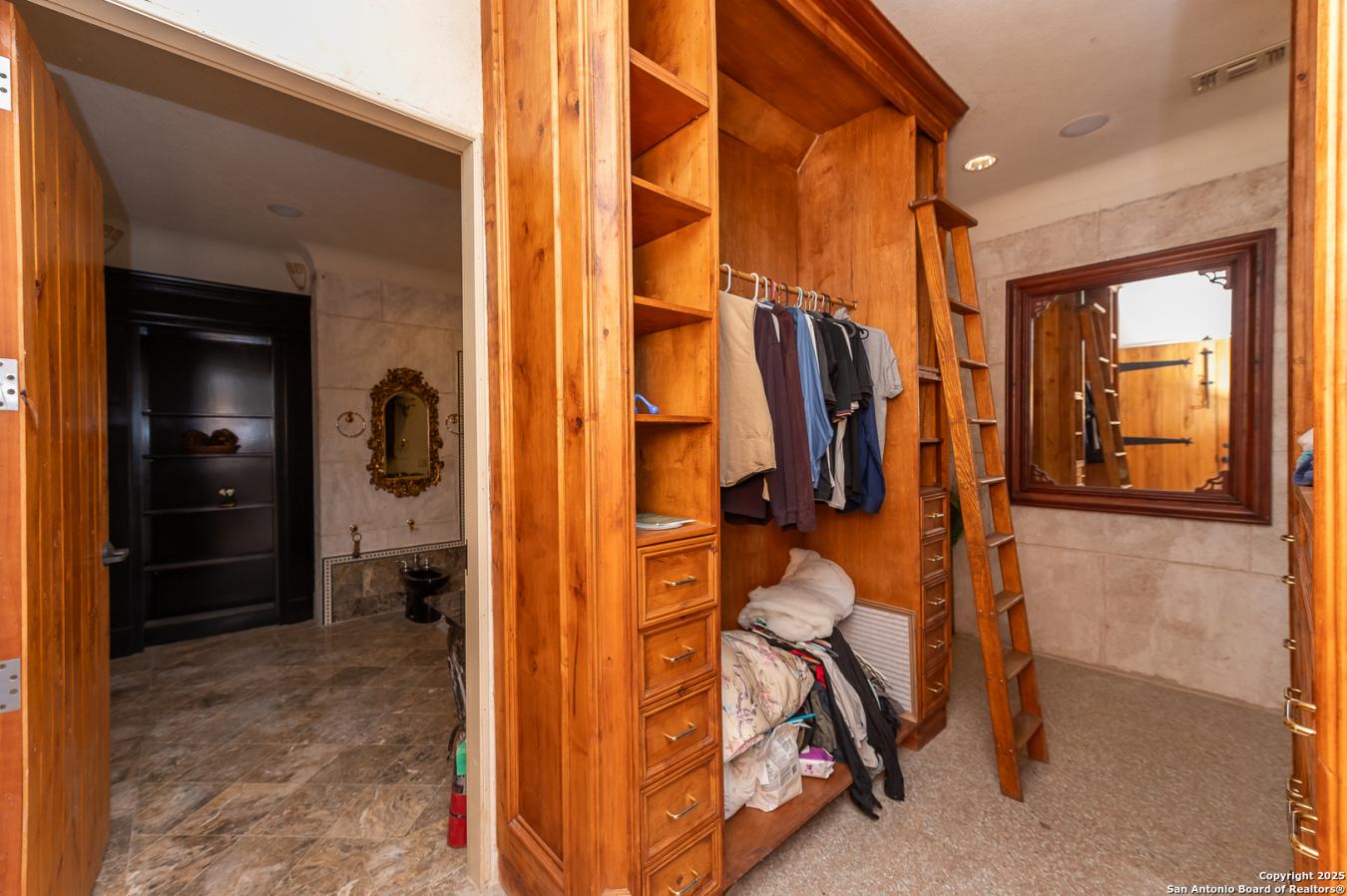 Pleasanton, Texas, 78064, United States, 9 Bedrooms Bedrooms, ,9 BathroomsBathrooms,Residential,For Sale,1725718