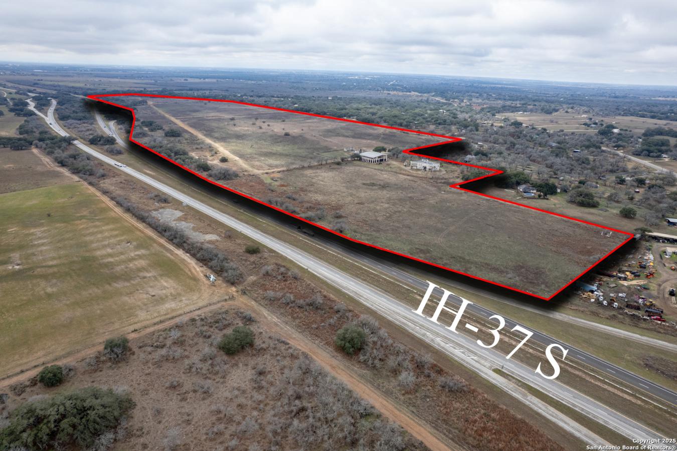 Pleasanton, Texas, 78064, United States, 9 Bedrooms Bedrooms, ,9 BathroomsBathrooms,Residential,For Sale,1725718