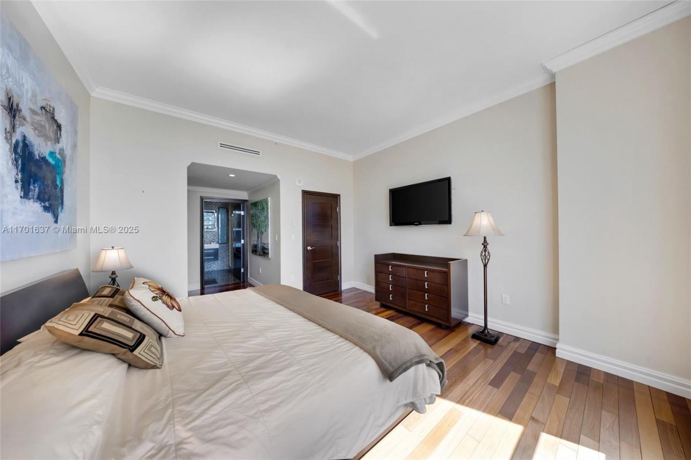 Miami, Florida, 33131, United States, 2 Bedrooms Bedrooms, ,2 BathroomsBathrooms,Residential,For Sale,1725706