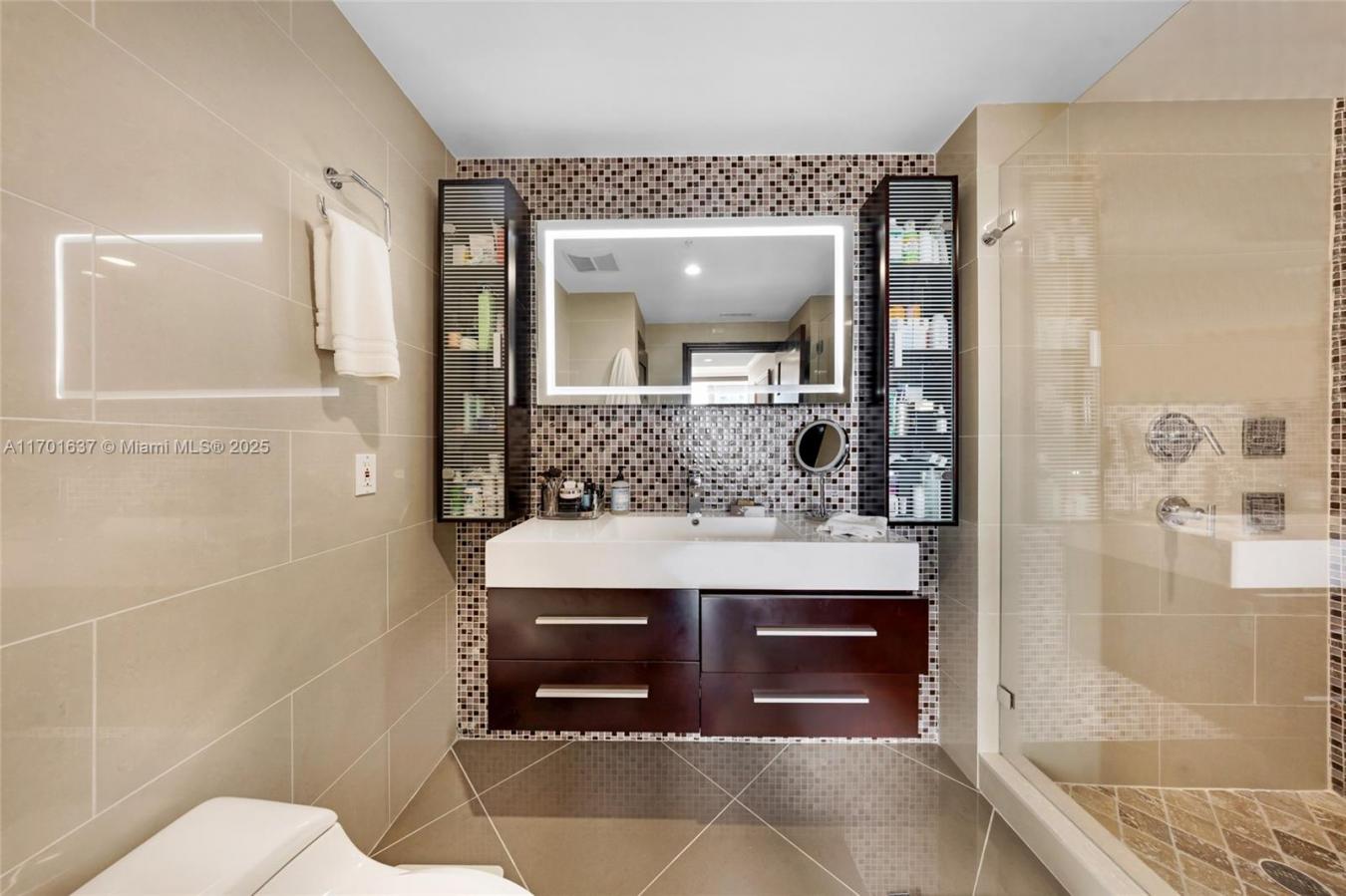 Miami, Florida, 33131, United States, 2 Bedrooms Bedrooms, ,2 BathroomsBathrooms,Residential,For Sale,1725706