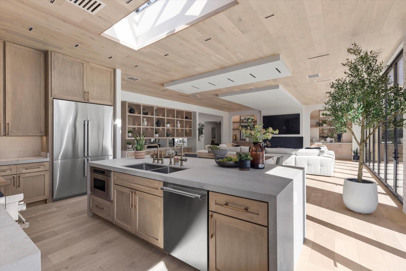 Las Vegas, Nevada, 89107, United States, 4 Bedrooms Bedrooms, ,5 BathroomsBathrooms,Residential,For Sale,1725705