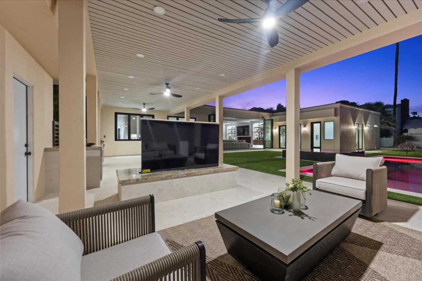 Las Vegas, Nevada, 89107, United States, 4 Bedrooms Bedrooms, ,5 BathroomsBathrooms,Residential,For Sale,1725705