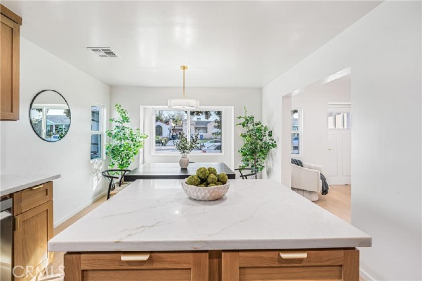 Los Angeles, California, 90043, United States, 5 Bedrooms Bedrooms, ,3 BathroomsBathrooms,Residential,For Sale,1725701