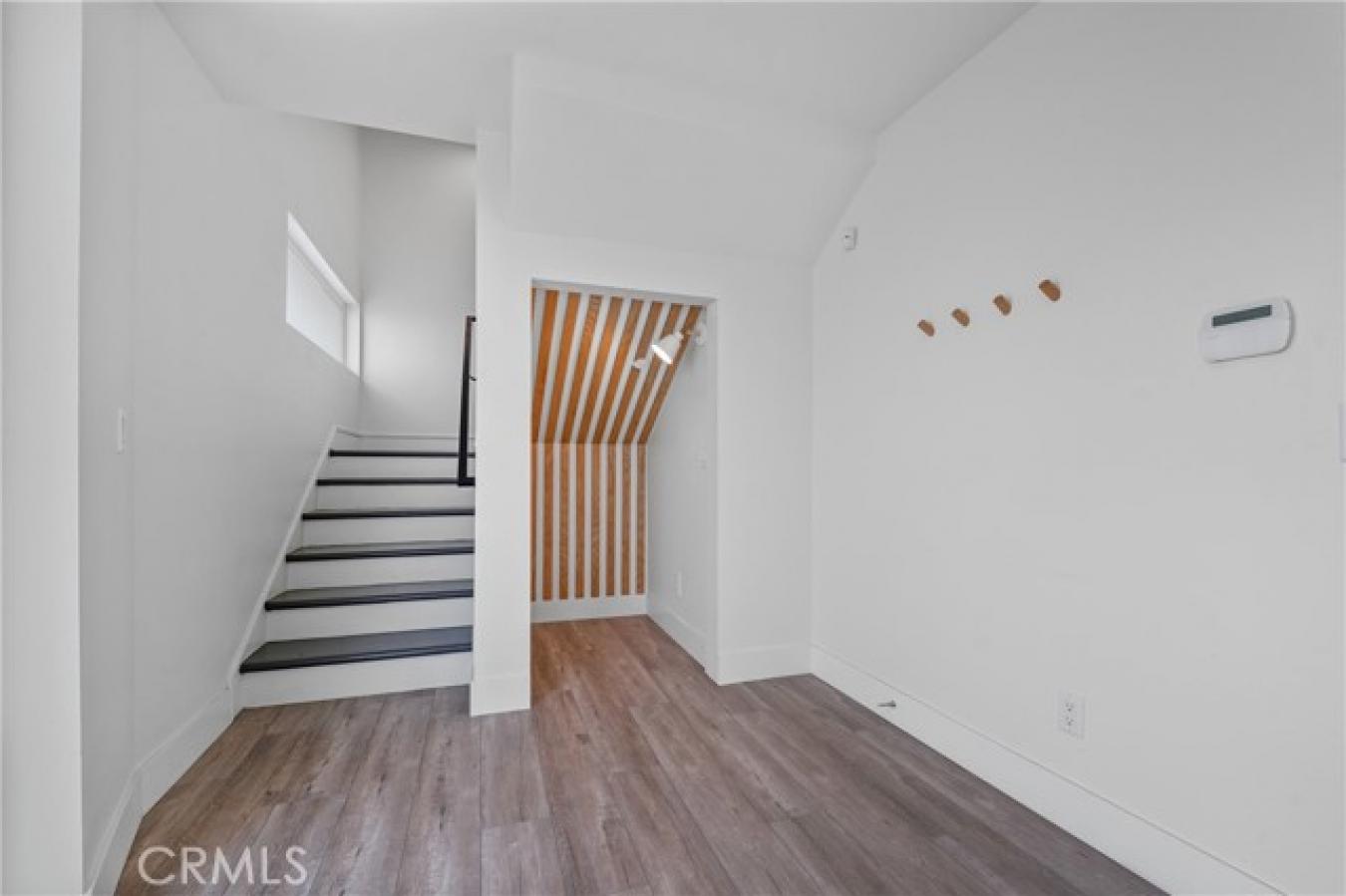 Luxury Short-Term Rental Opportunity in Miracle Mile Step into modern – image 8