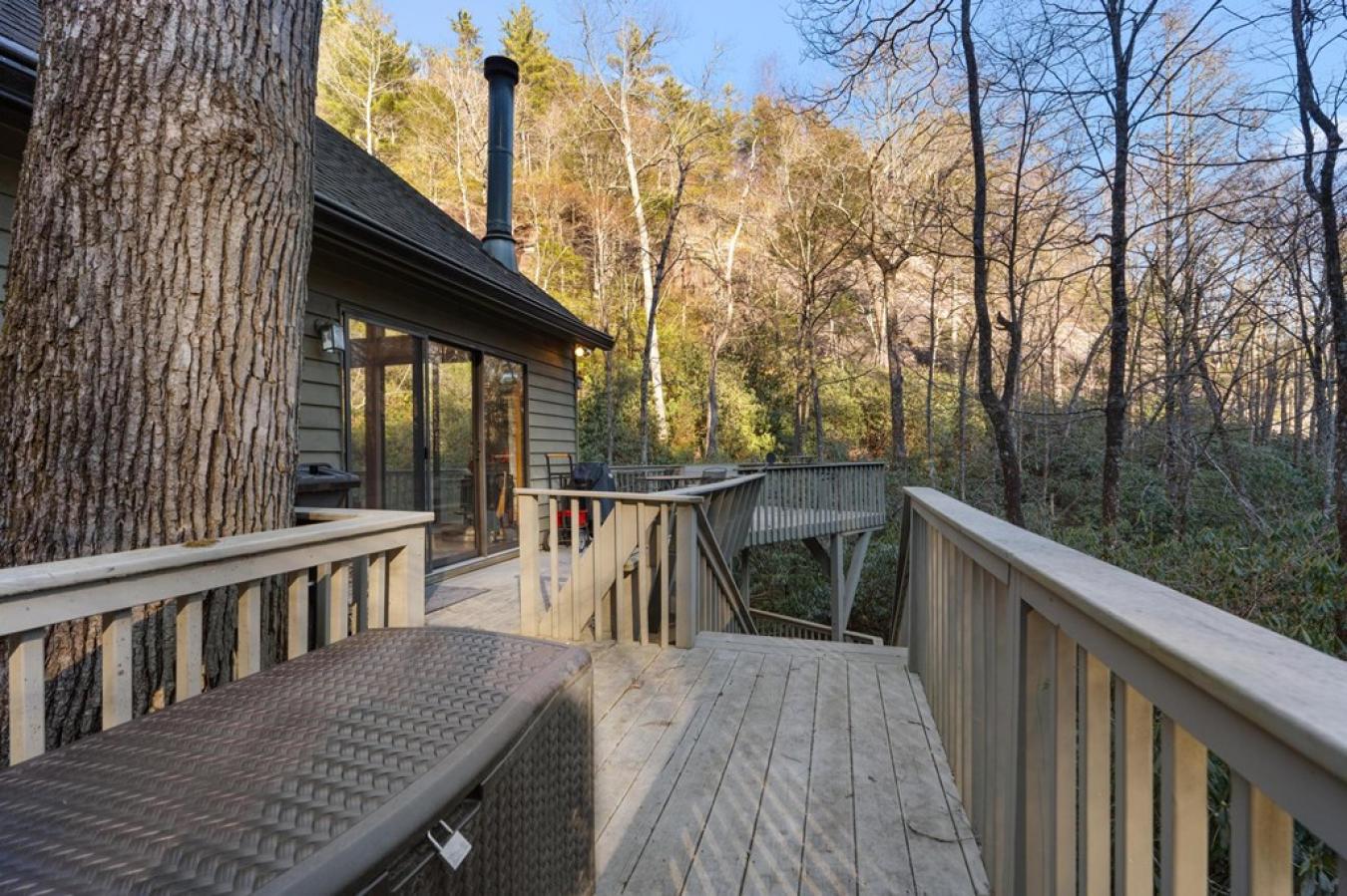 Highlands, North Carolina, 28741, United States, 3 Bedrooms Bedrooms, ,3 BathroomsBathrooms,Residential,For Sale,1726274